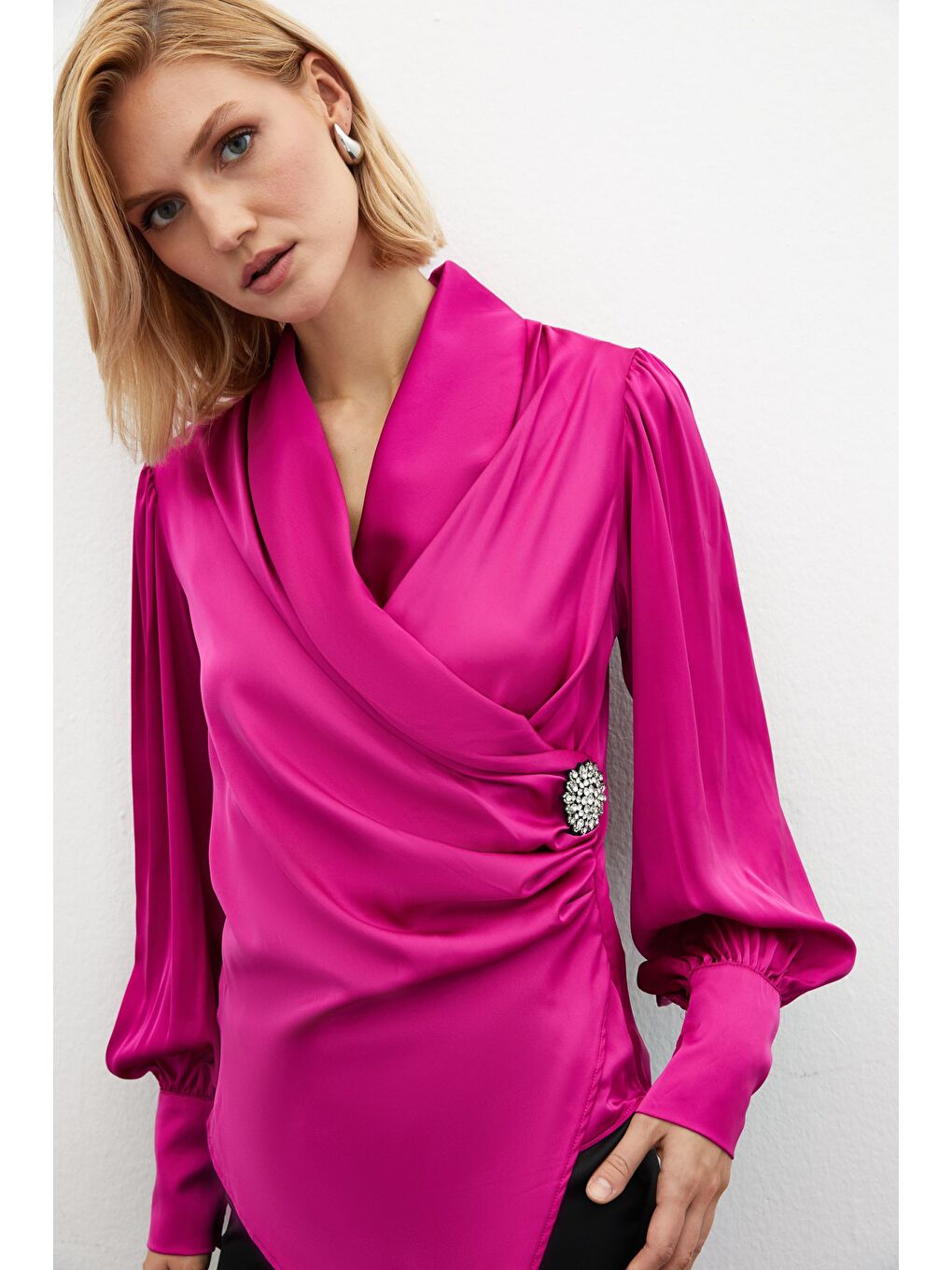 Broşlu Kruvaze Bluz - Fuşya-5
