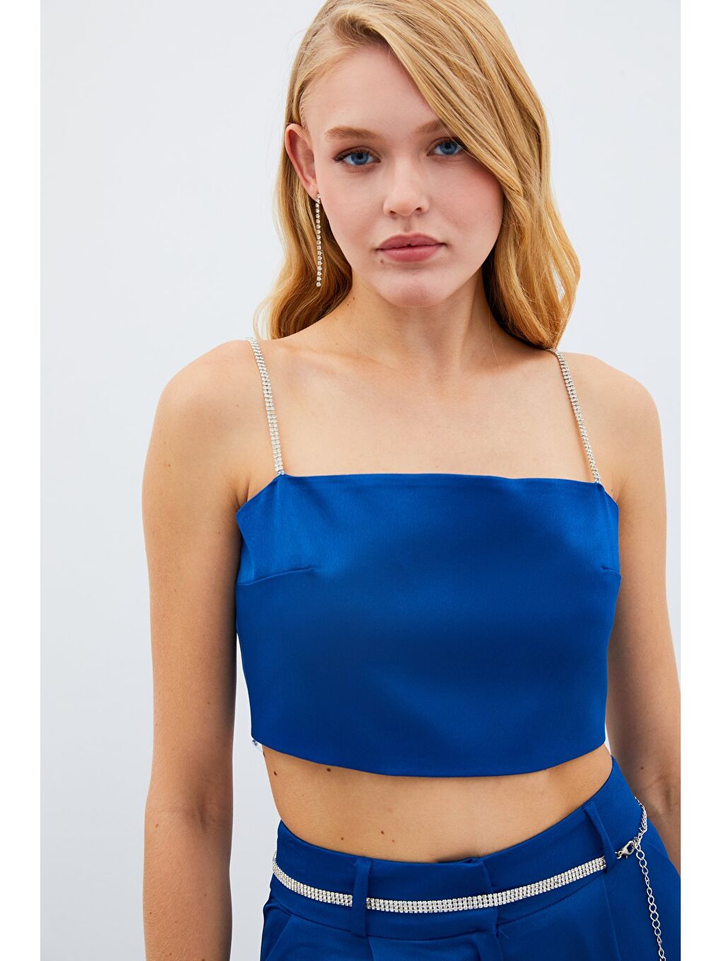 Taş Askılı Saten Crop Bluz - Mavi-4