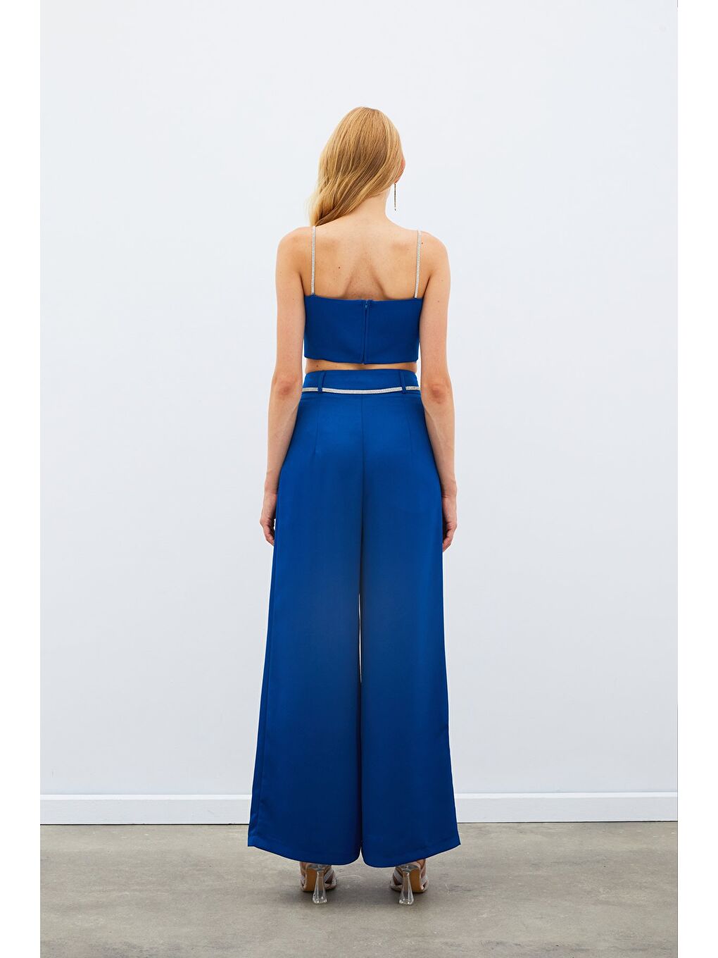 Taş Askılı Saten Crop Bluz - Mavi-6