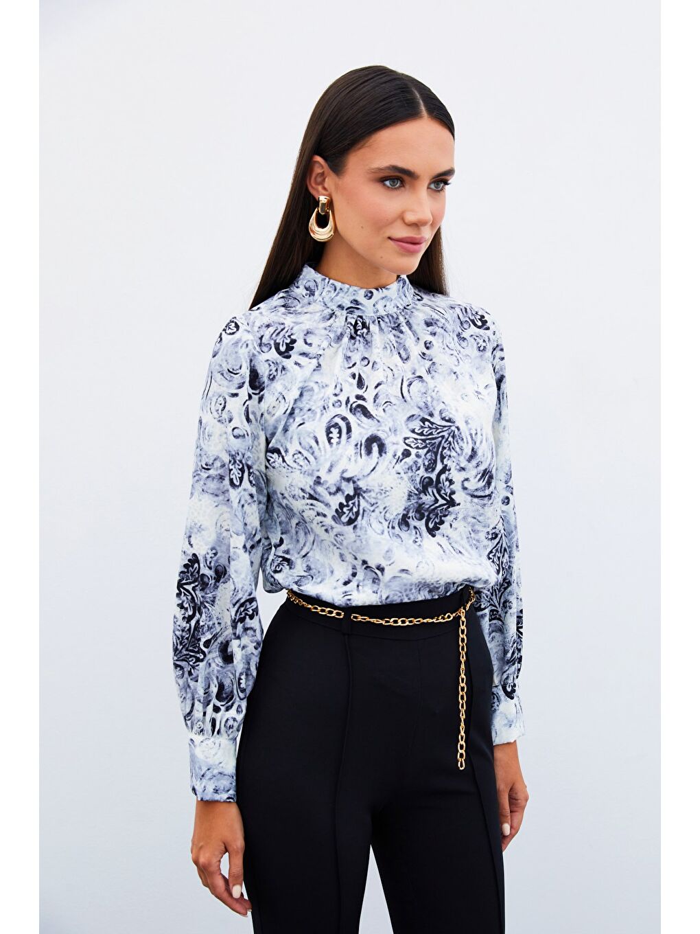 Dik Yaka Desenli Bluz - Siyah