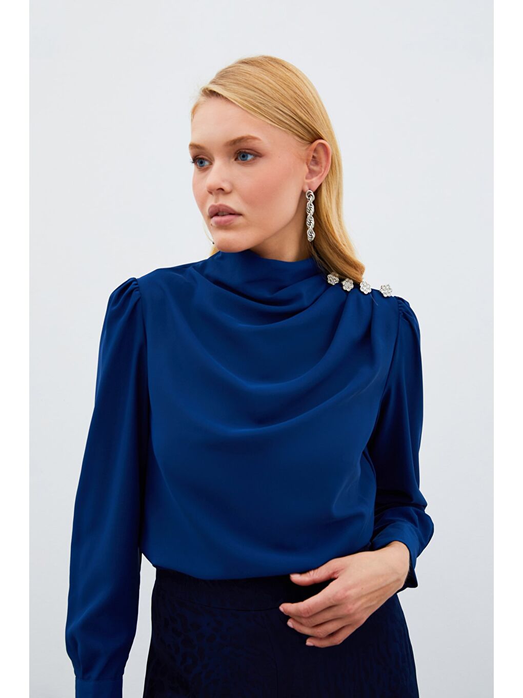 Düğmeleri Taş Detaylı Bluz - Lacivert-2