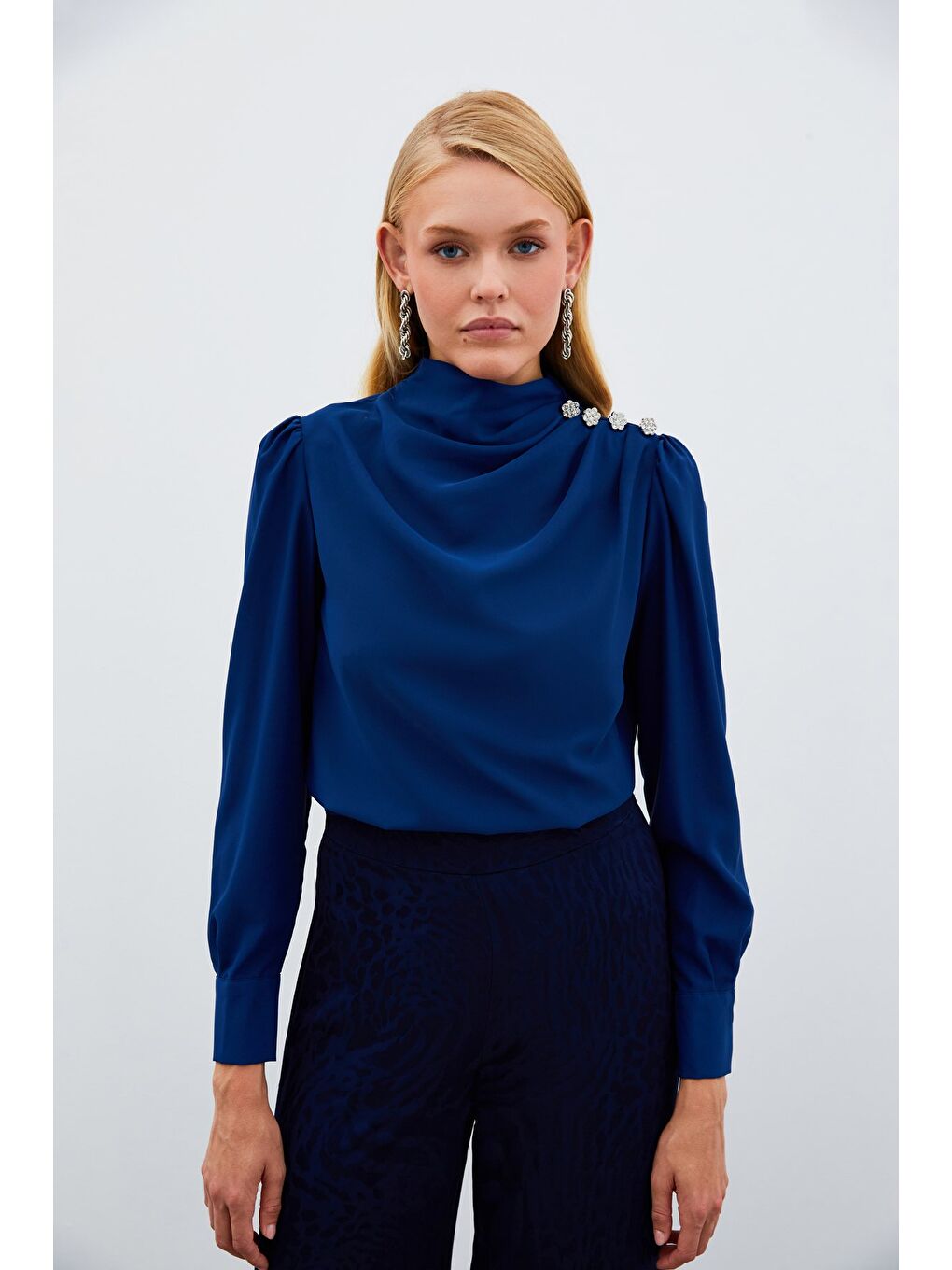 Düğmeleri Taş Detaylı Bluz - Lacivert-3
