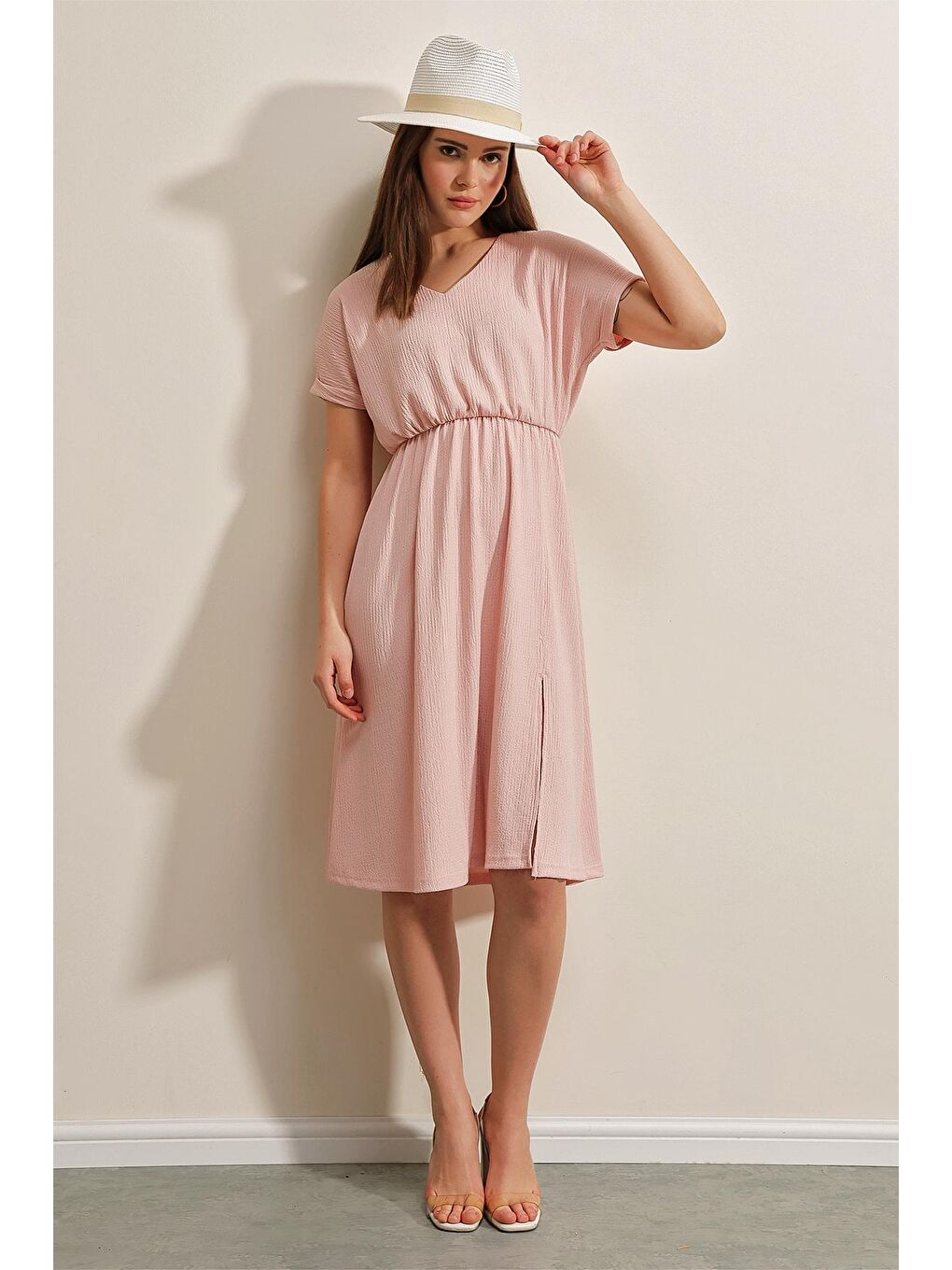 Pembe 2378 V Yaka Yırtmaçlı Örme Elbise - Pudra