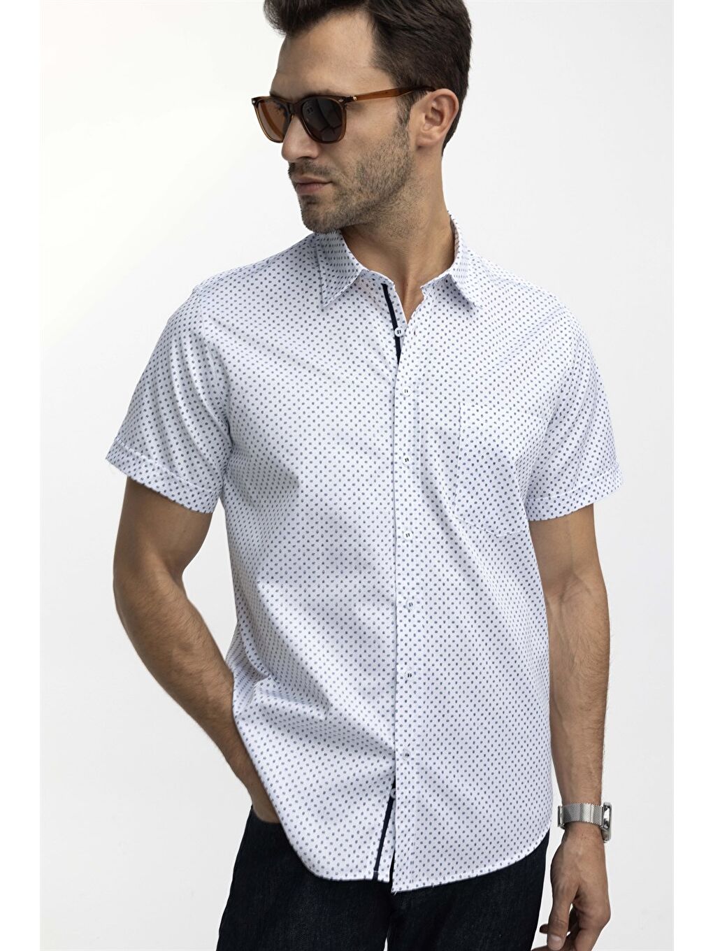 Erkek Regular Fit Klasik Kesim Baskılı Spor Yaka Biyeli Beyaz Gömlek
