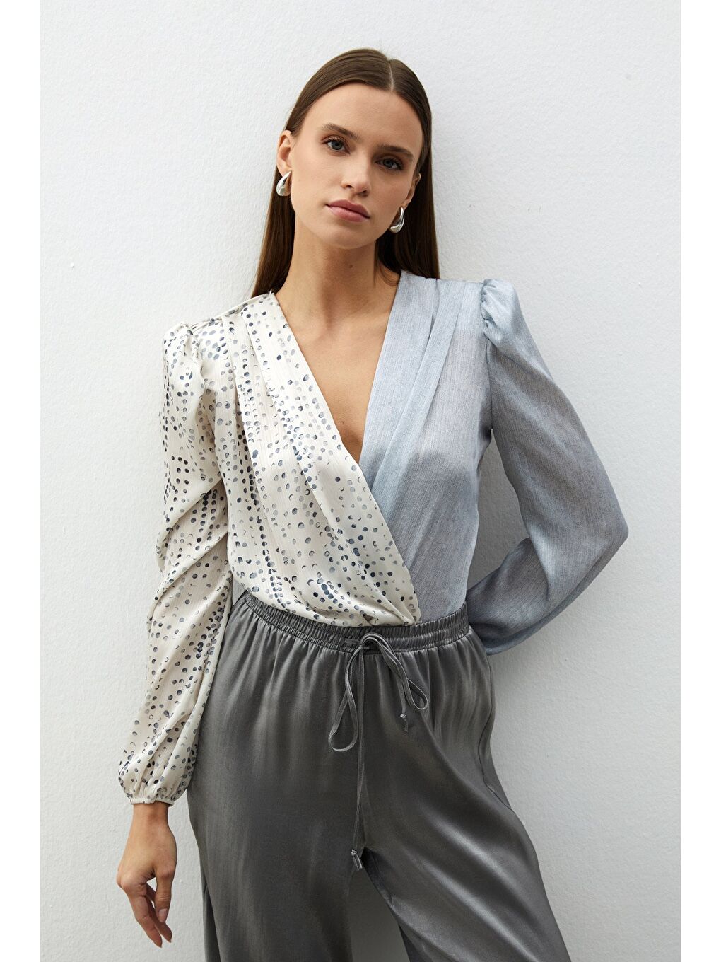 Çift Desenli Kruvaze Bluz - Gri-3