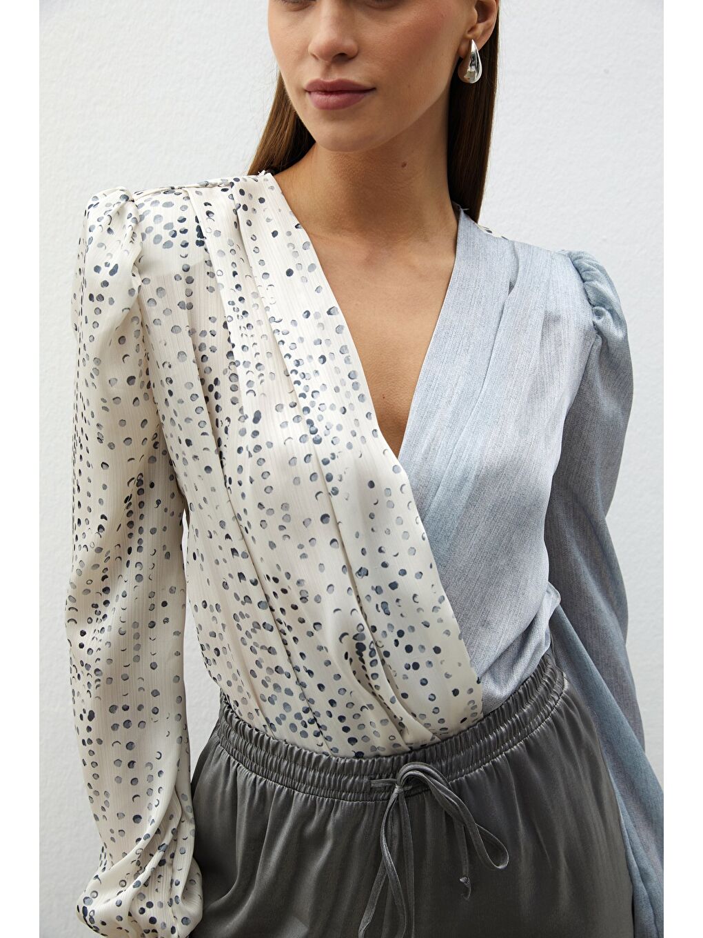 Çift Desenli Kruvaze Bluz - Gri-5