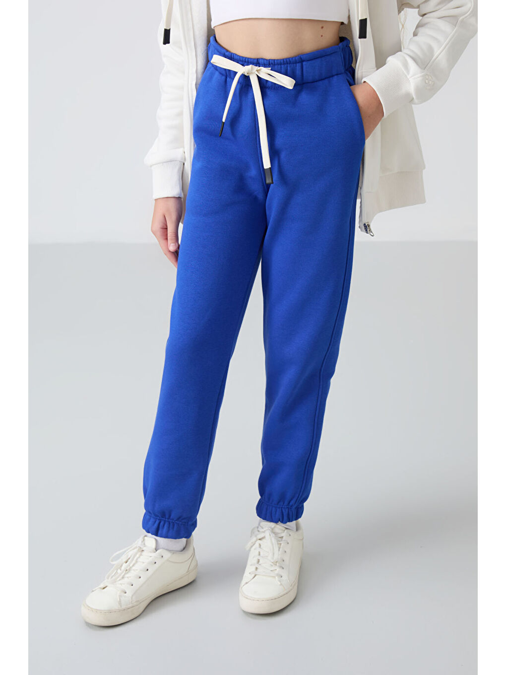 Gece Mavi Pamuklu İçi Tüylü Yumuşak Dokulu Standart Fit Nakışlı Kız Çocuk Eşofman Alt - 75158-2