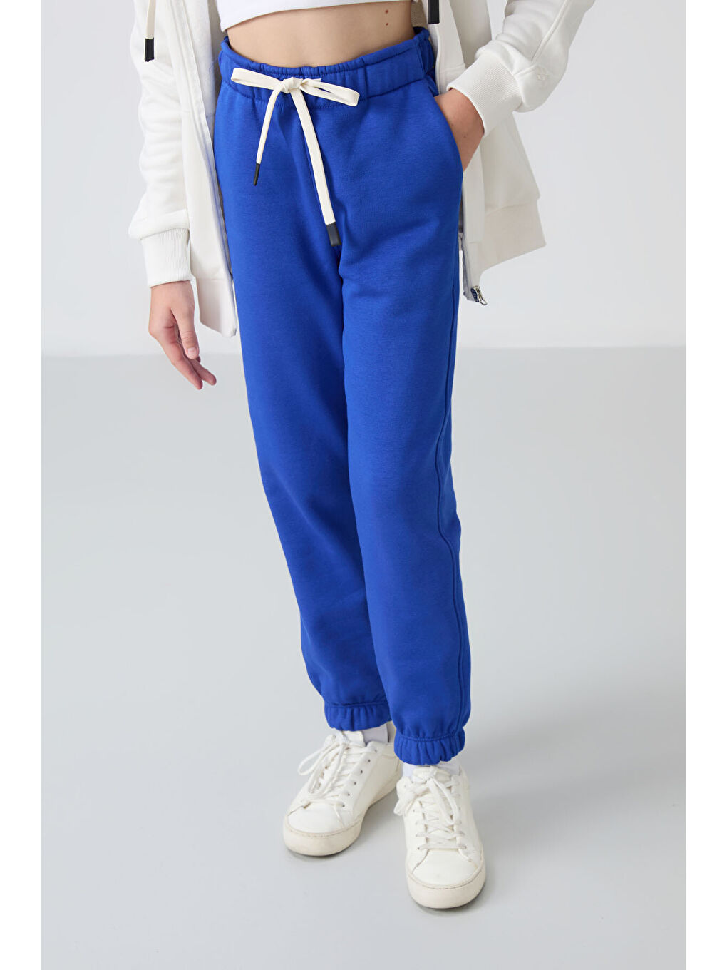 Gece Mavi Pamuklu İçi Tüylü Yumuşak Dokulu Standart Fit Nakışlı Kız Çocuk Eşofman Alt - 75158-6