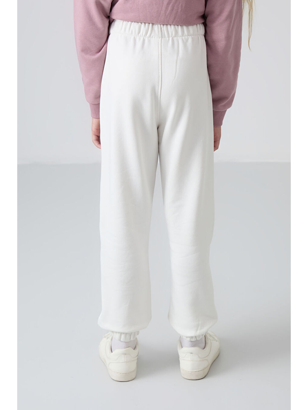 Ekru Pamuklu İçi Tüylü Yumuşak Dokulu Standart Fit Nakışlı Kız Çocuk Eşofman Alt - 75158-8