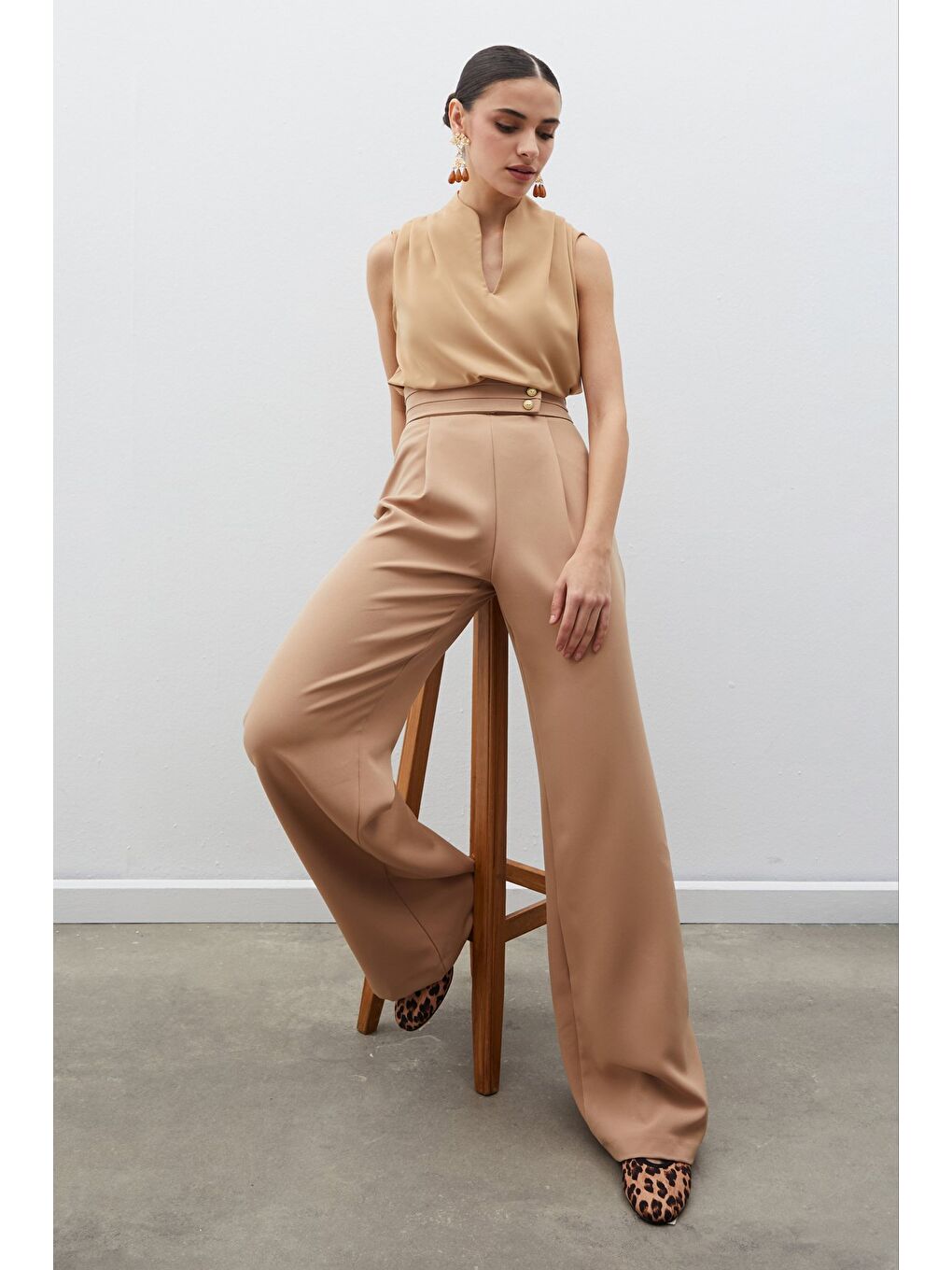 Kahverengi Hakim Yaka Kolsuz Bluz - Camel-1