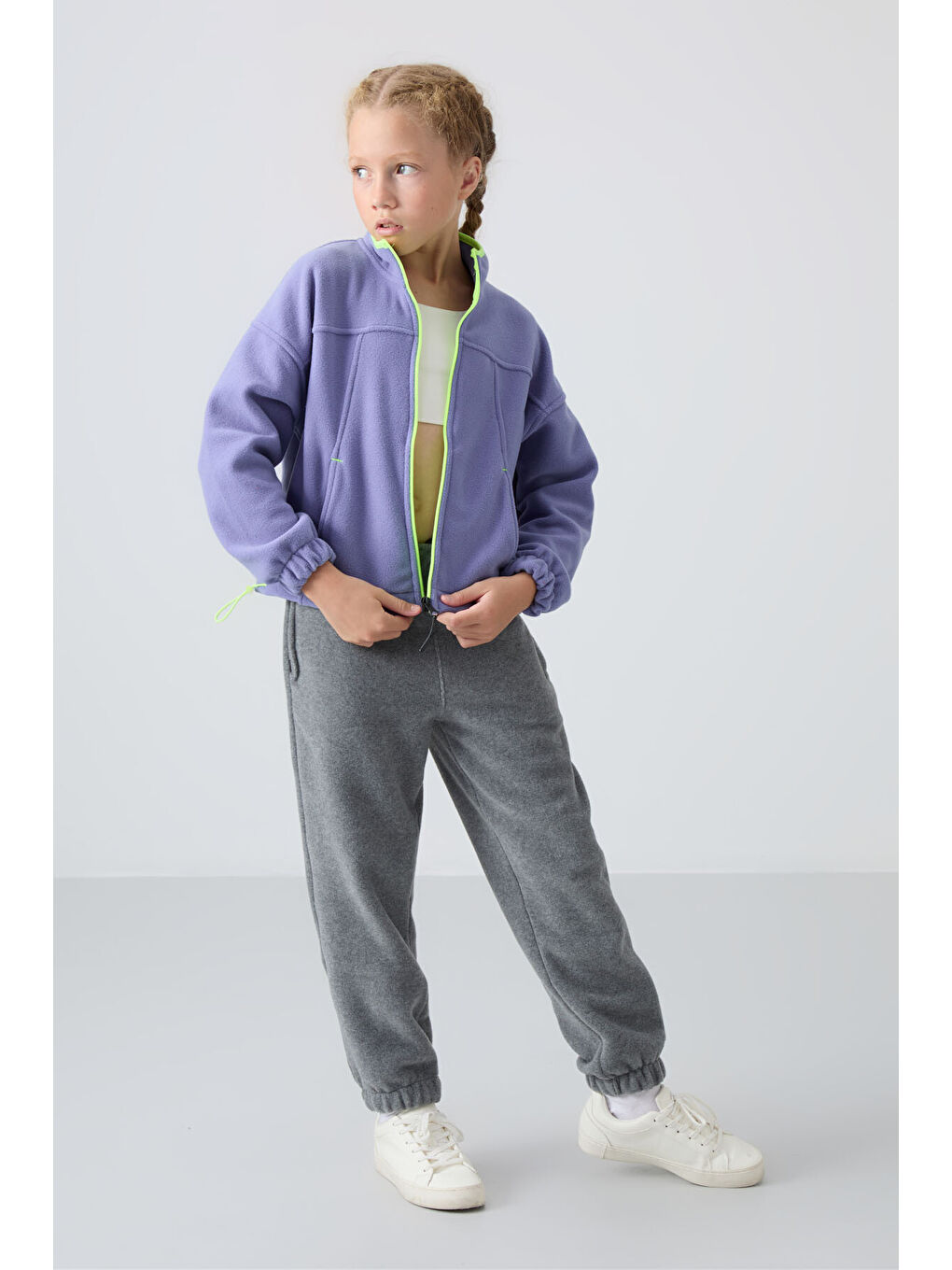 Mor Eflatun Kalın Yumuşak Dokulu Standart Fit Nakışlı Polar Kız Çocuk Sweatshirt - 75157-2