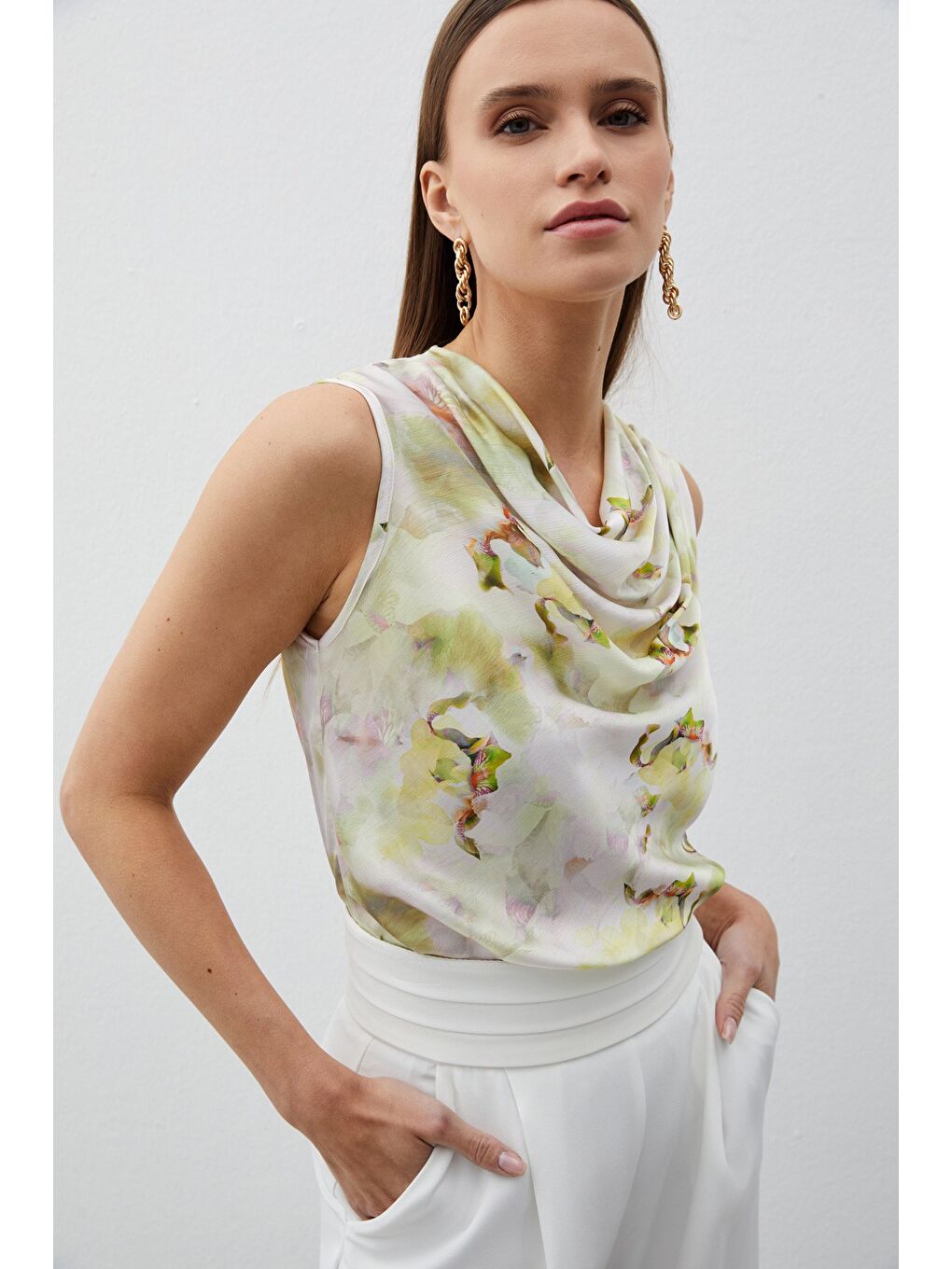 Degaje Yaka Desenli Bluz - Yağ Yeşili