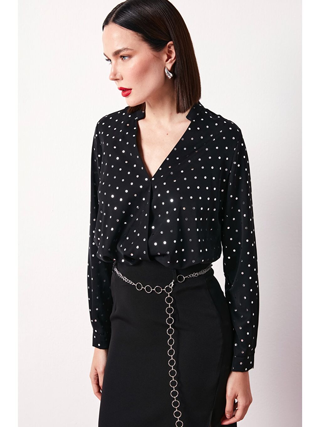 Parlak Puantiye Desenli  Bluz - Siyah-2
