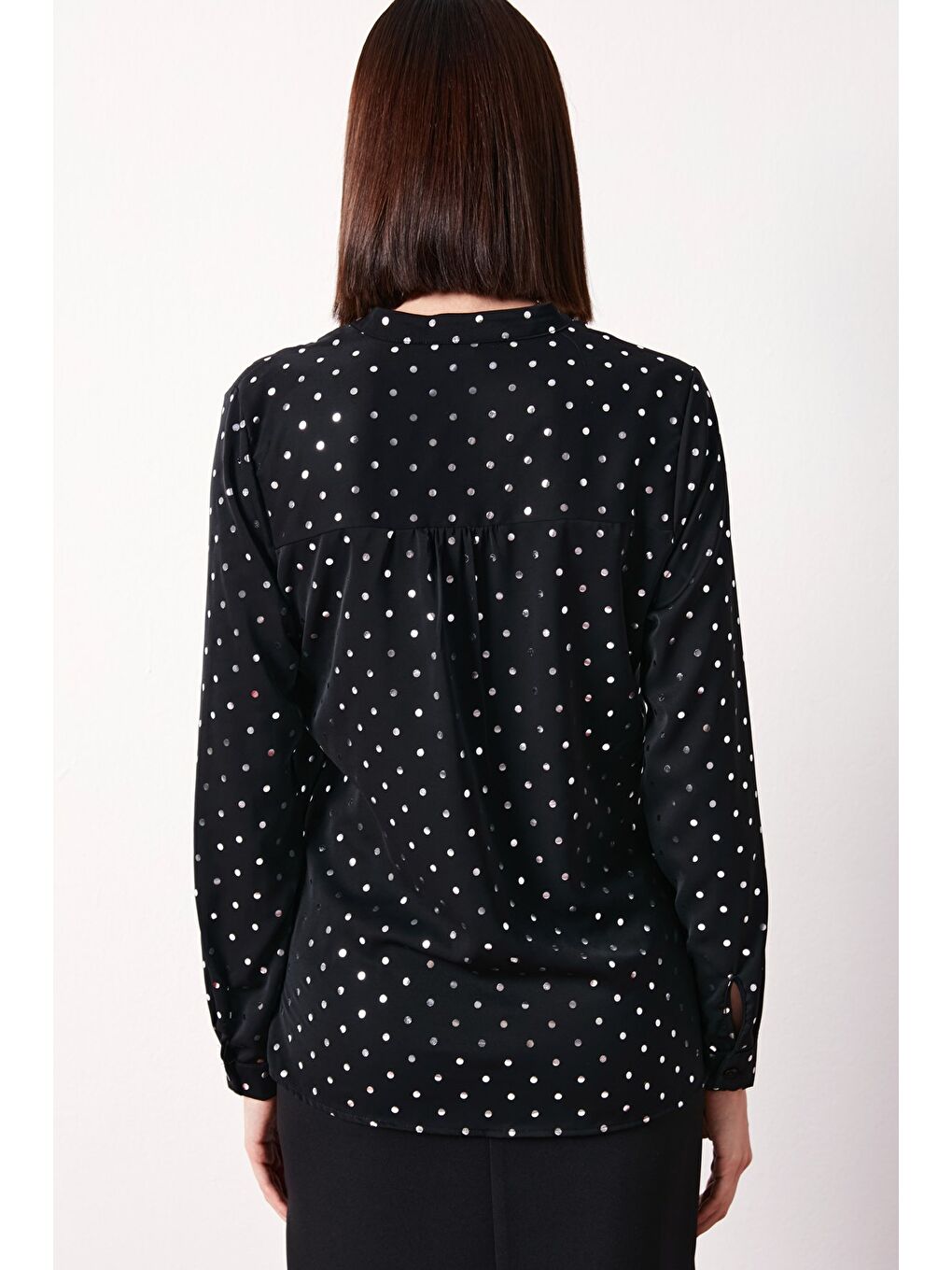 Parlak Puantiye Desenli  Bluz - Siyah-3