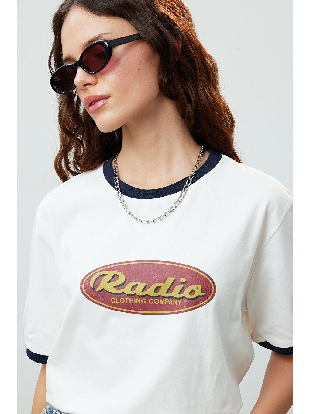 Kontrast Şeritli Baskılı Tişört Lacivert-4