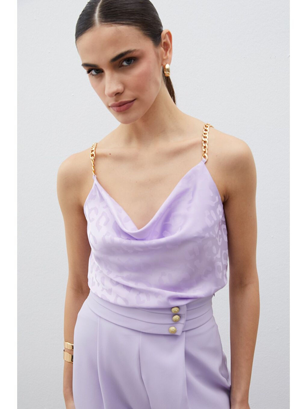 Zincir Askılı Saten Bluz - Lila-5