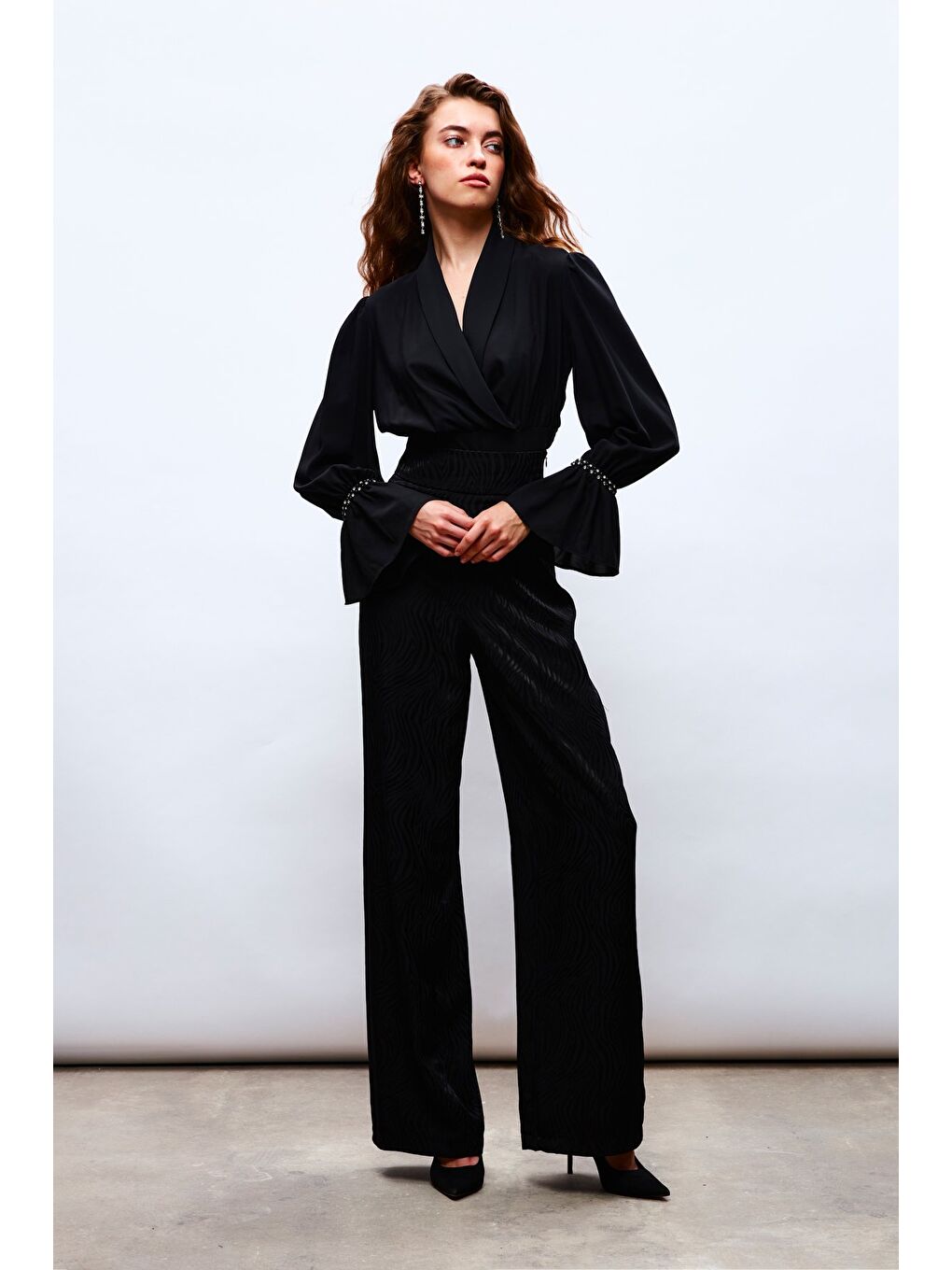 Kol Aksesuar Detaylı Bluz - Siyah-6