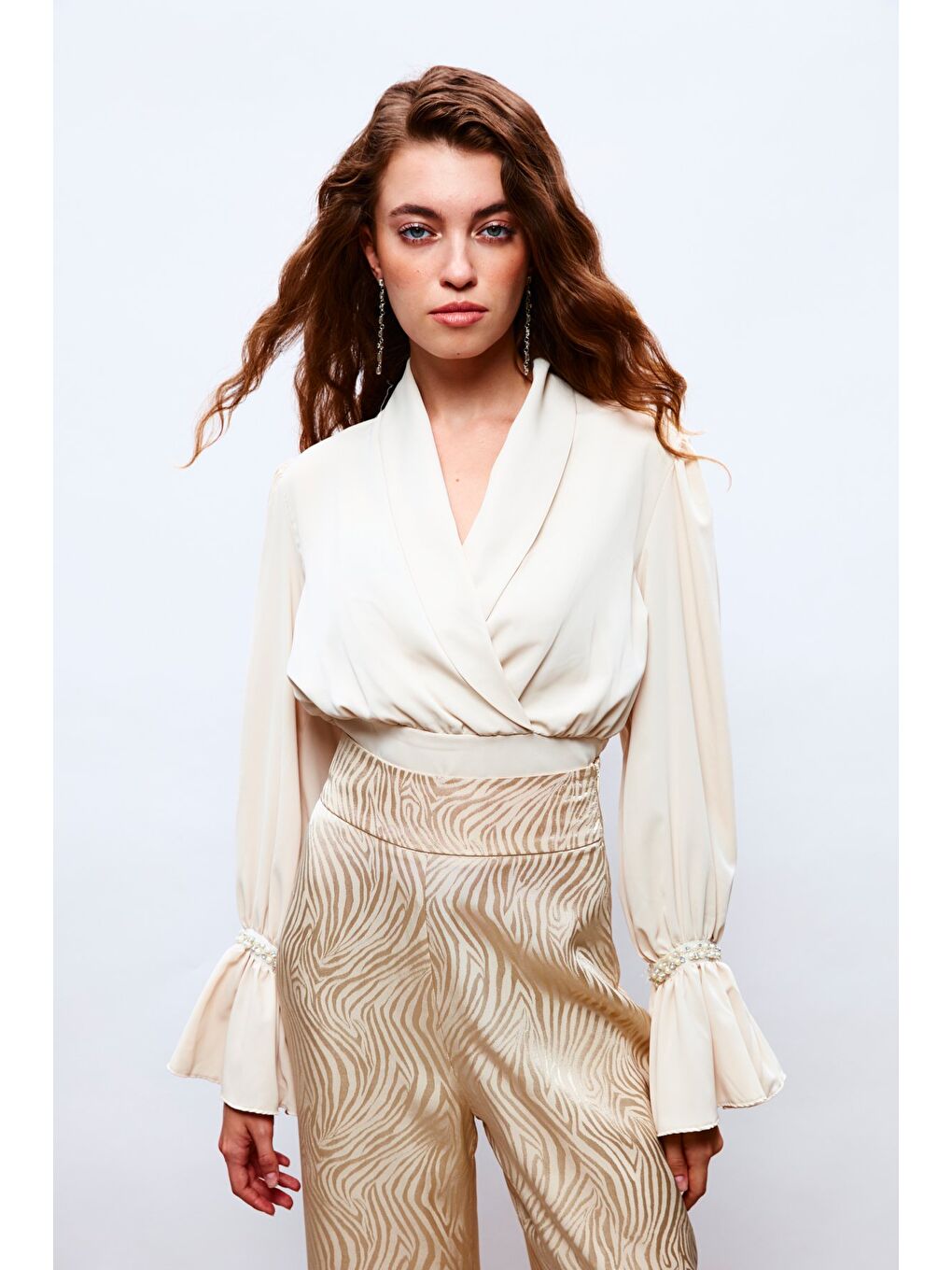 Kol Aksesuar Detaylı Bluz - Bej-1