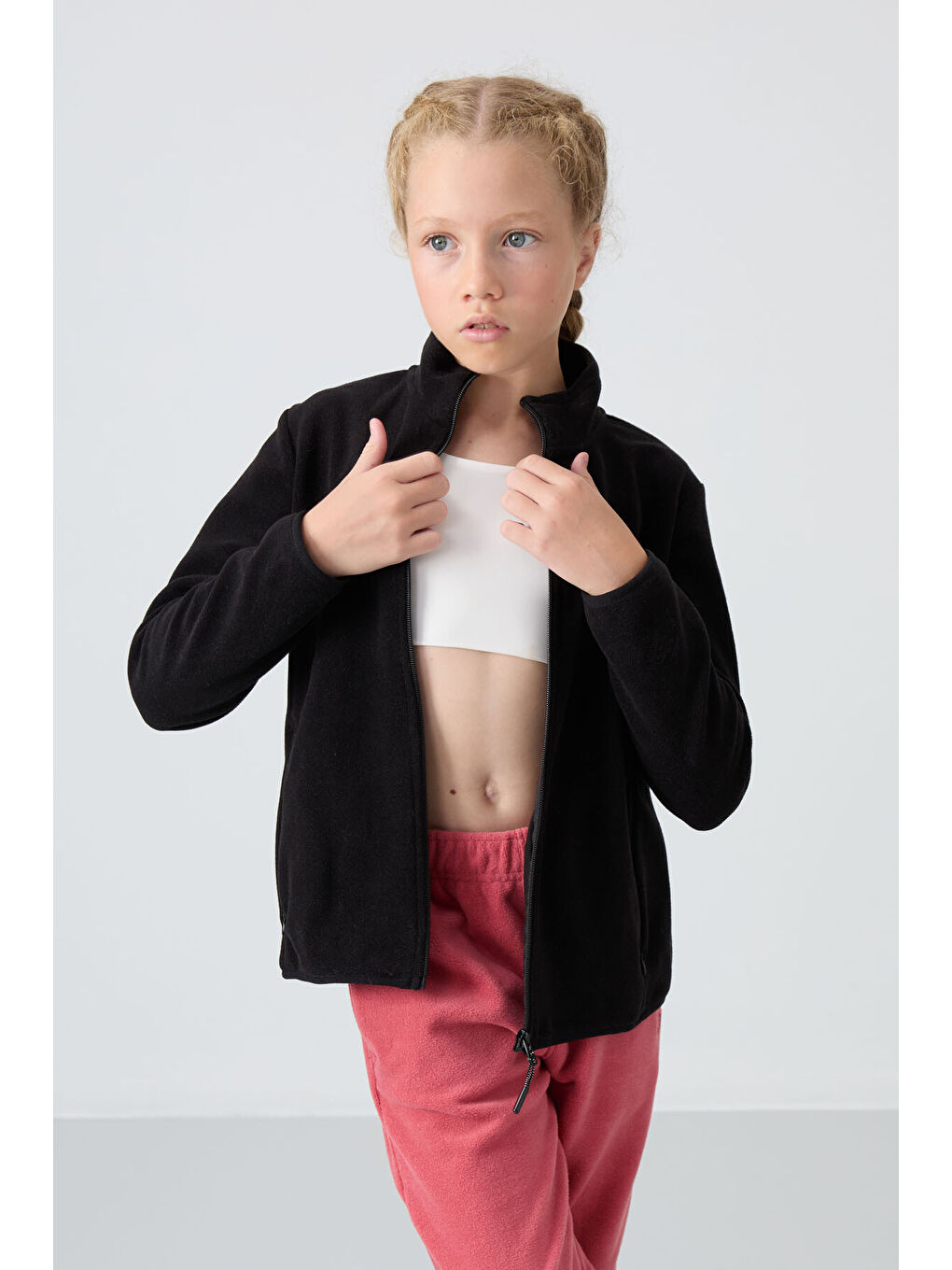 Siyah Kalın Yumuşak Dokulu Standart Fit Nakışlı Polar Kız Çocuk Sweatshirt - 75154-6