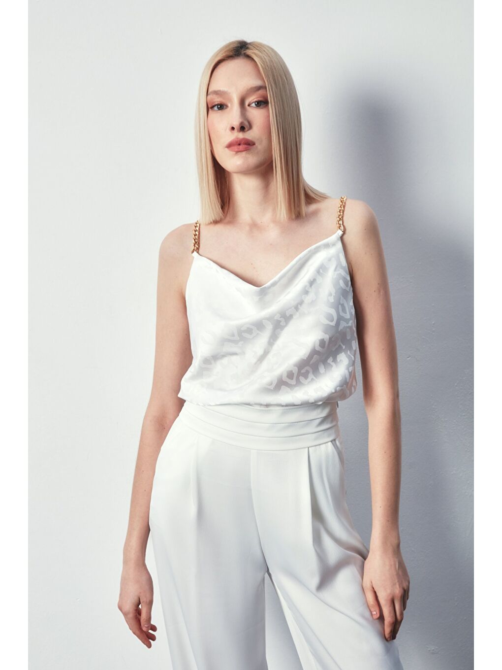 Zincir Askılı Saten Bluz - Ekru-1