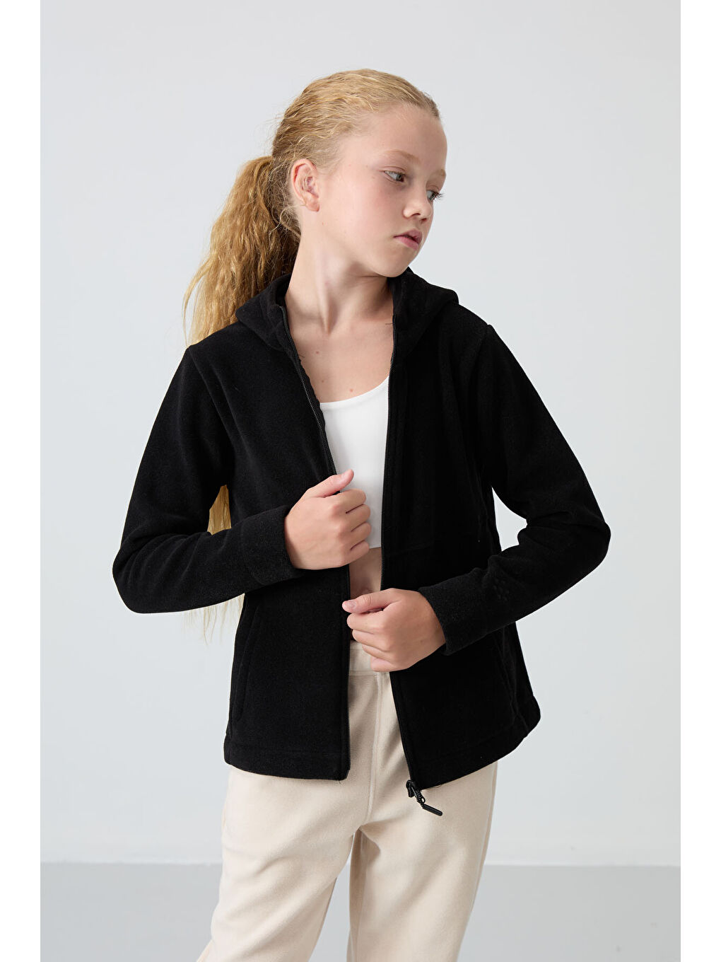 Siyah Kalın Yumuşak Dokulu Standart Fit Nakışlı Polar Kız Çocuk Sweatshirt - 75152