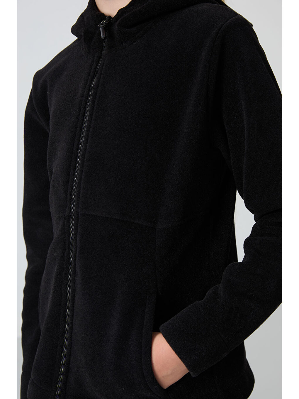 Siyah Kalın Yumuşak Dokulu Standart Fit Nakışlı Polar Kız Çocuk Sweatshirt - 75152-4