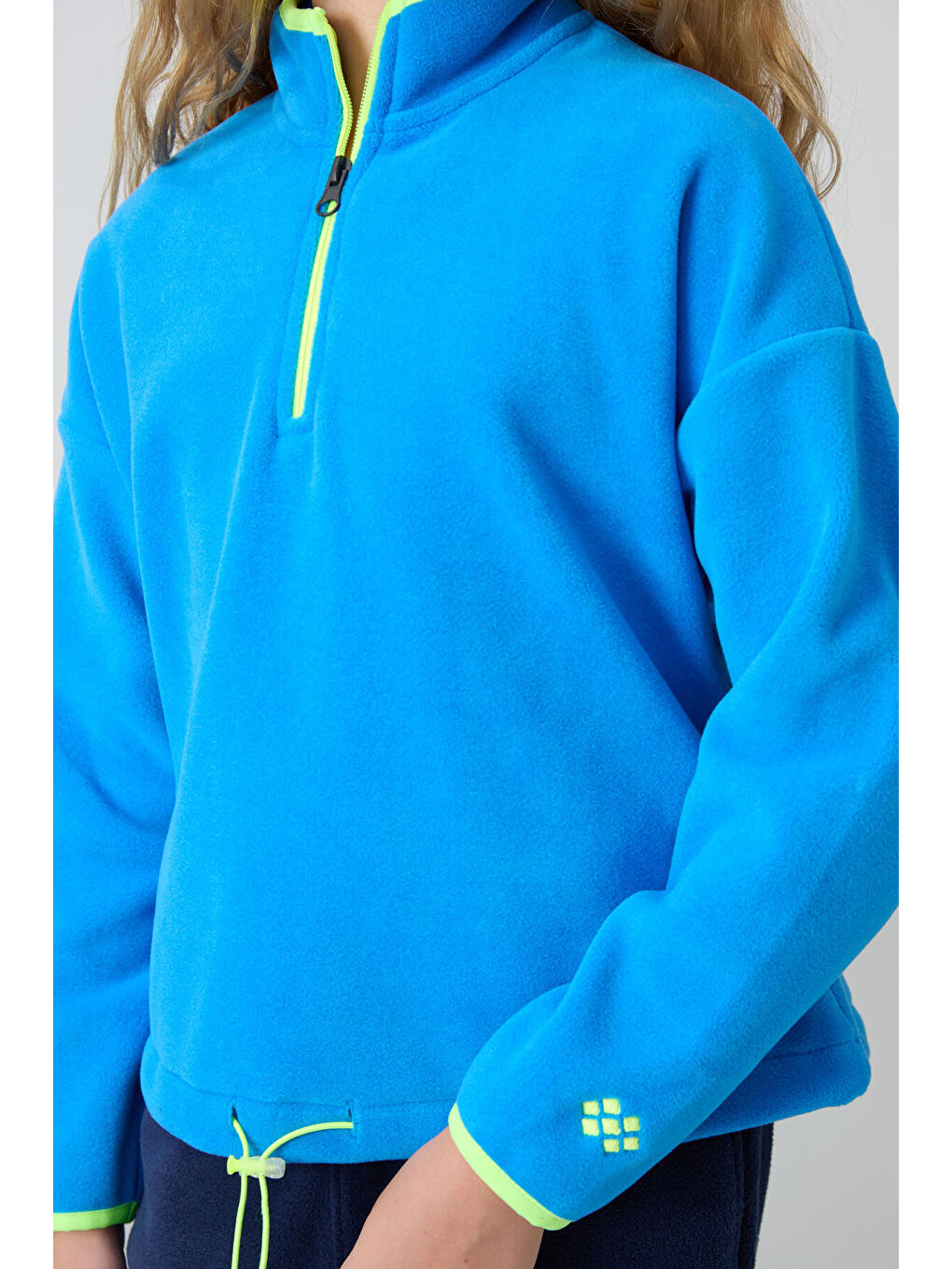 Mavi Saks Kalın Yumuşak Dokulu Standart Fit Nakışlı Polar Kız Çocuk Sweatshirt - 75151-4