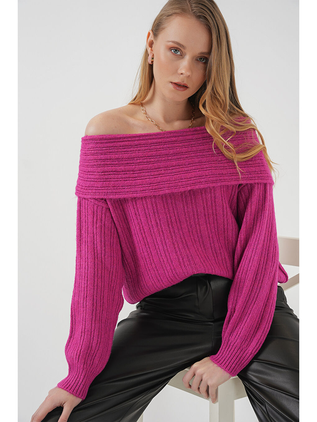Petrol 15908 Kadın Açık Omuz Oversize Triko Kazak - Koyu Pembe