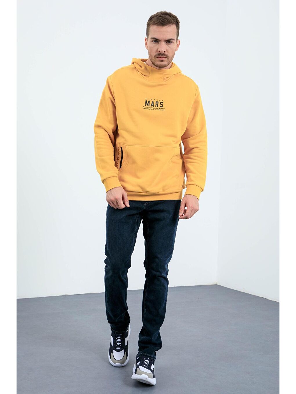 TOMMYLIFE Sarı Hardal Mars Yazı Ve Sırt Baskılı Kapüşonlu Rahat Form Erkek Sweatshirt - 88032 - 1