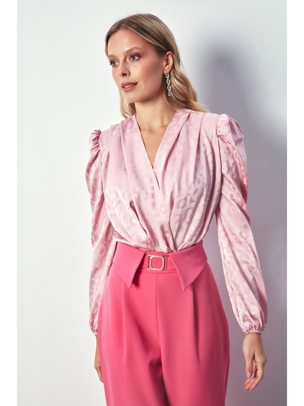 Pembe Kruvaze Desenli Bodysuit Bluz - Pudra-1