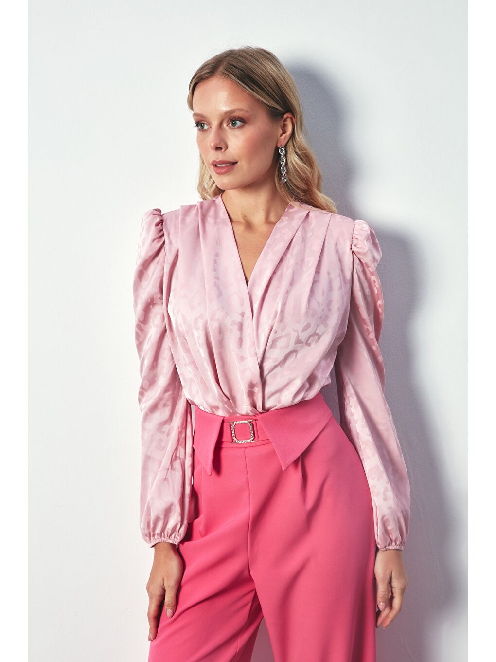 Pembe Kruvaze Desenli Bodysuit Bluz - Pudra-2