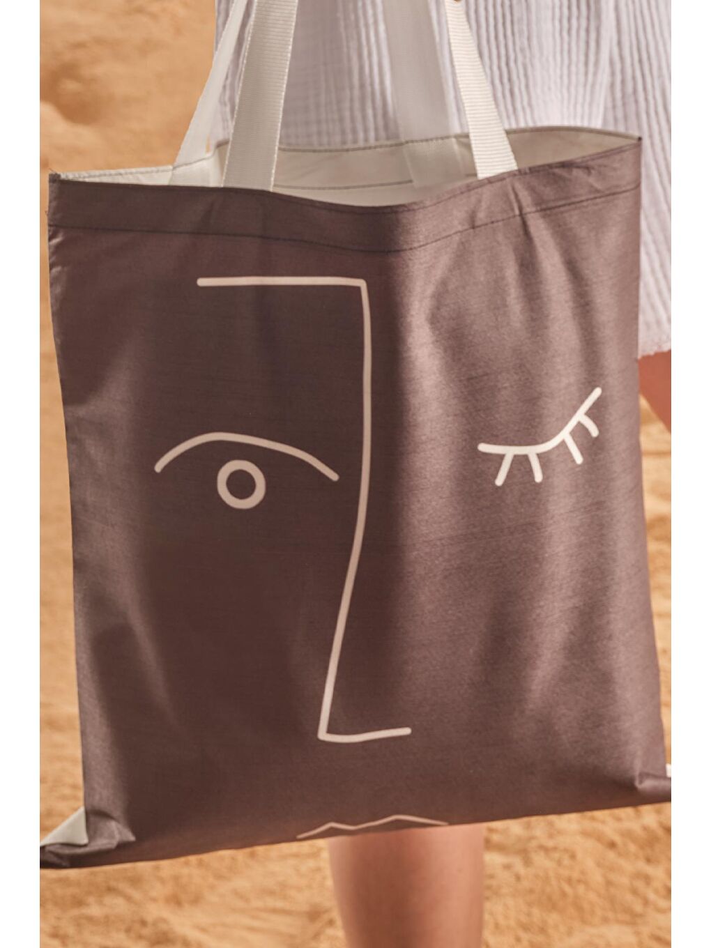 Kahverengi Faces Desen Baskılı Plaj Çantası-1