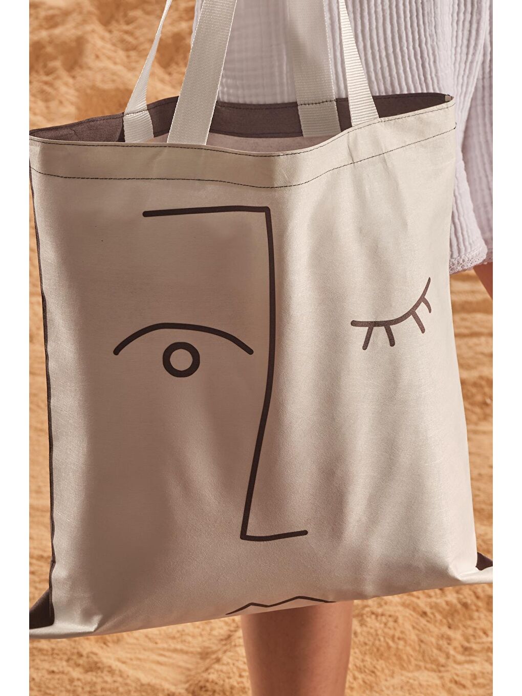 Bej Faces Desen Baskılı Plaj Çantası-1