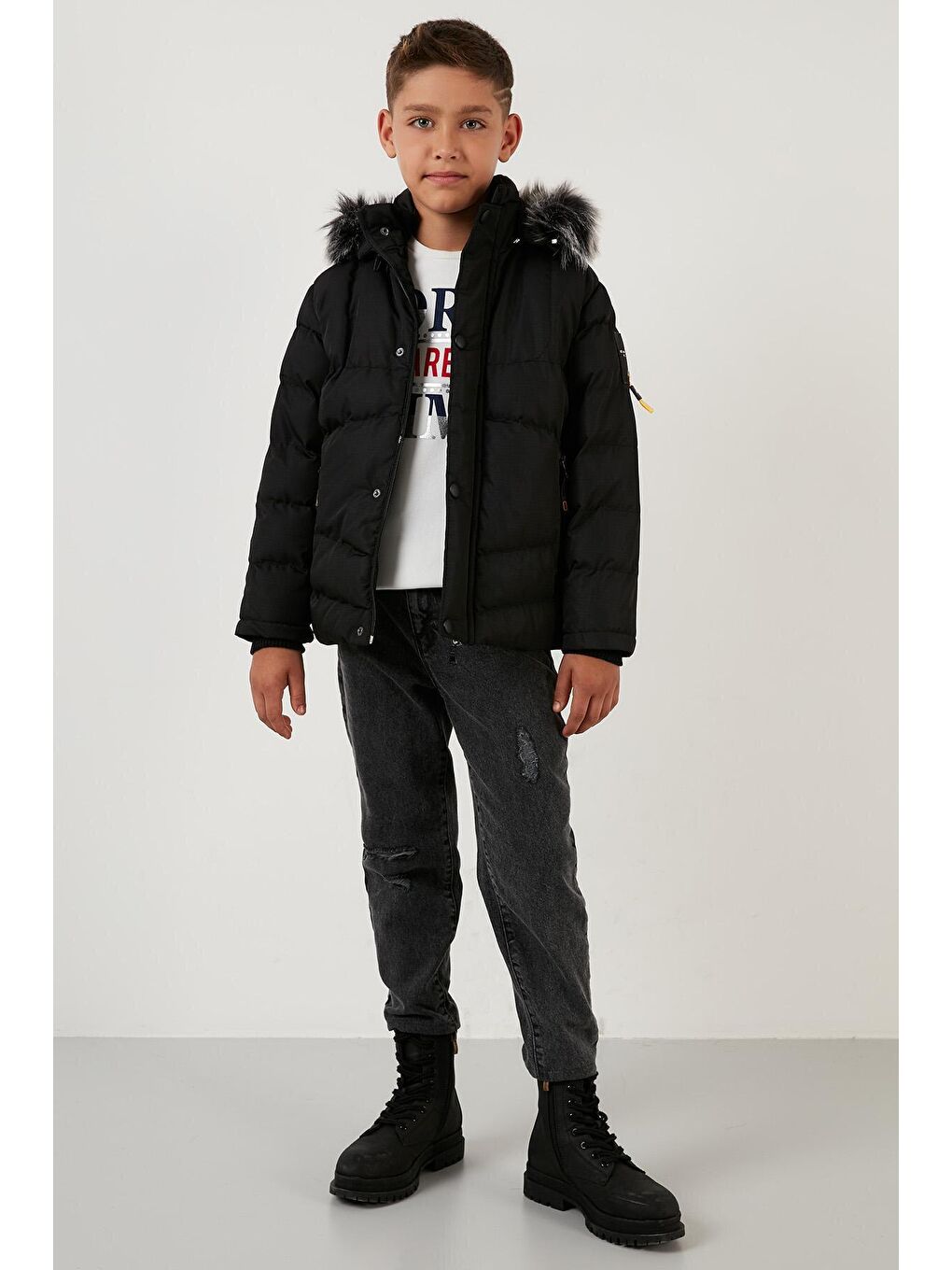 Siyah Fermuarlı Suni Kürklü Peluş Astarlı Çıkarılabilir Kapüşonlu Mont 5760026-3