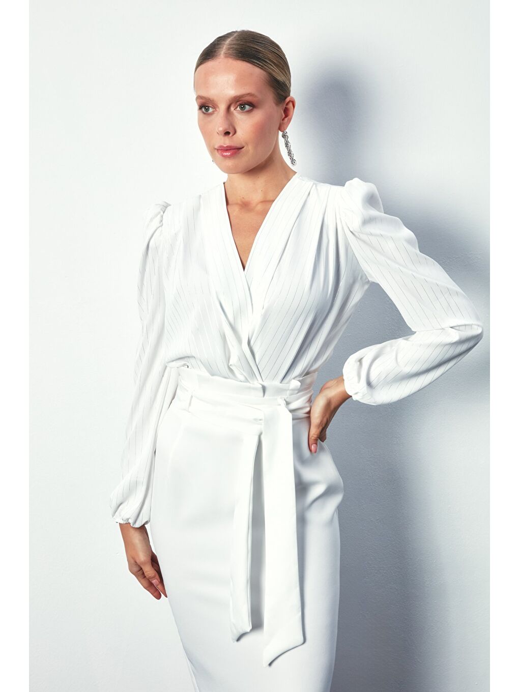 Parlak Çizgili Bodysuit Bluz - Ekru-1