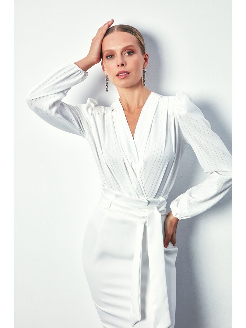 Parlak Çizgili Bodysuit Bluz - Ekru-3