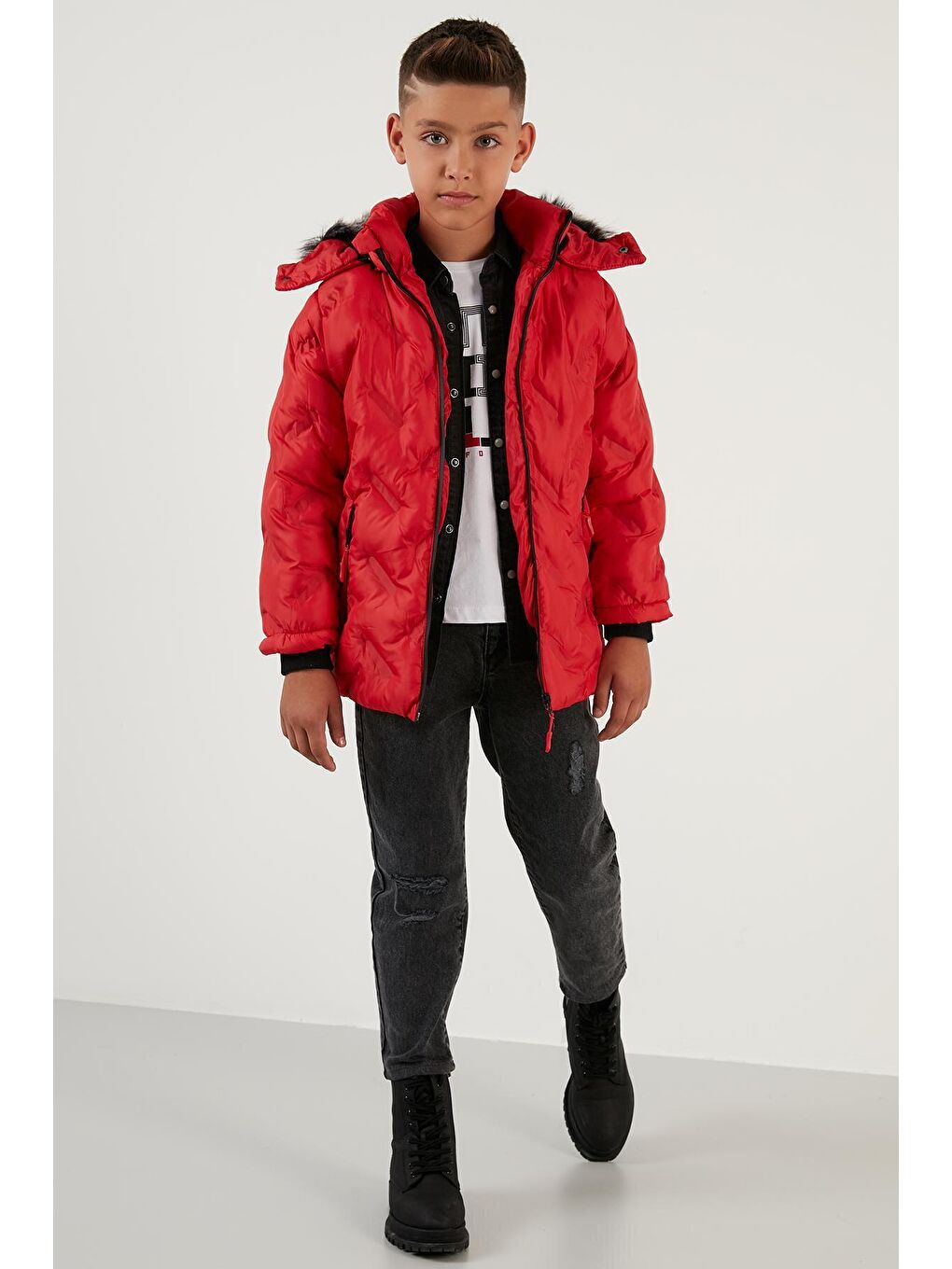 Kırmızı İçi Peluş Astarlı Çıkarılabilir Kapüşonlu Mont 5760013-1