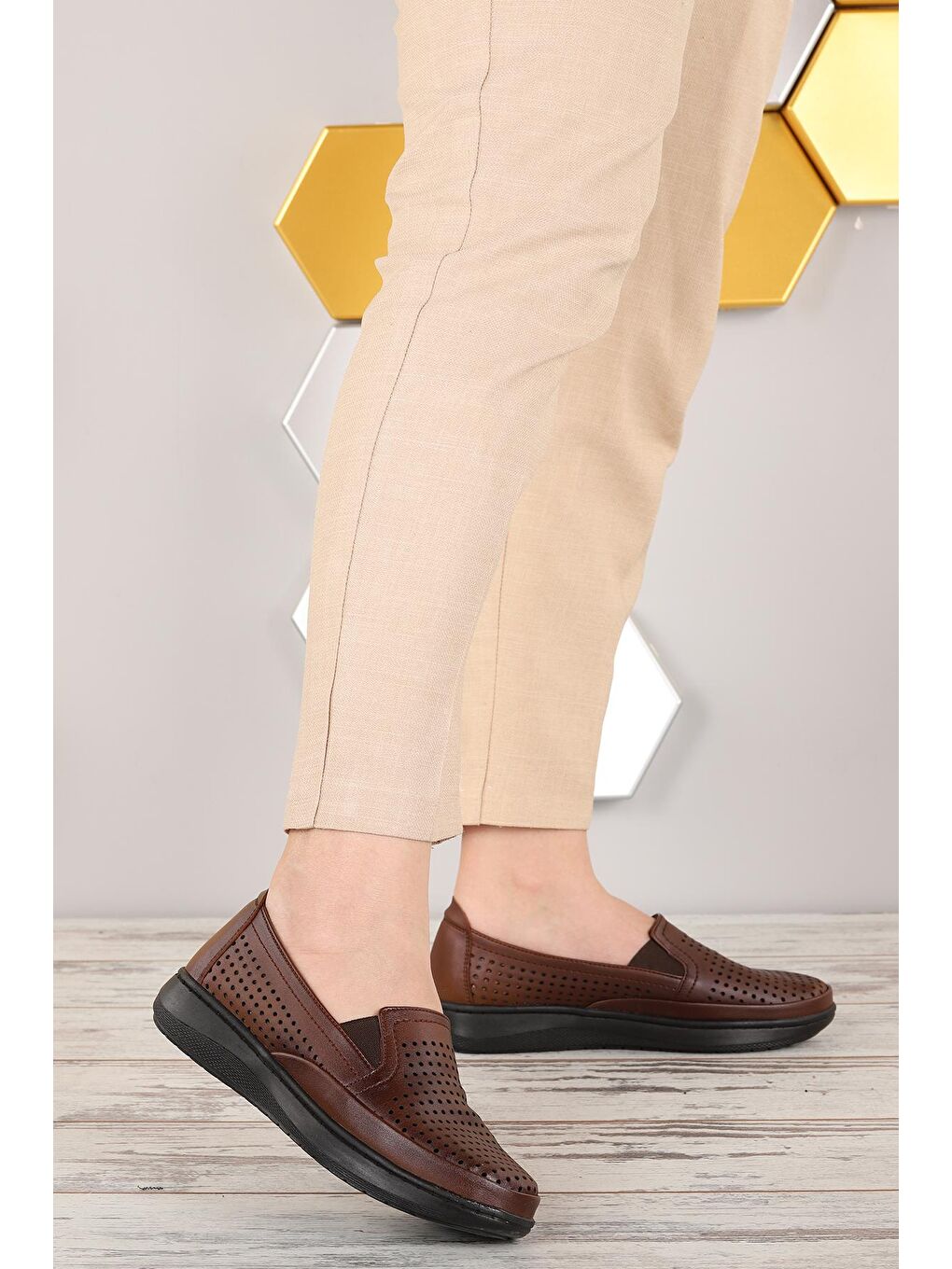 Kahverengi Rahat Konfor Özel Topuk Jeli Anne Günlük Ayakkabı Y14-1