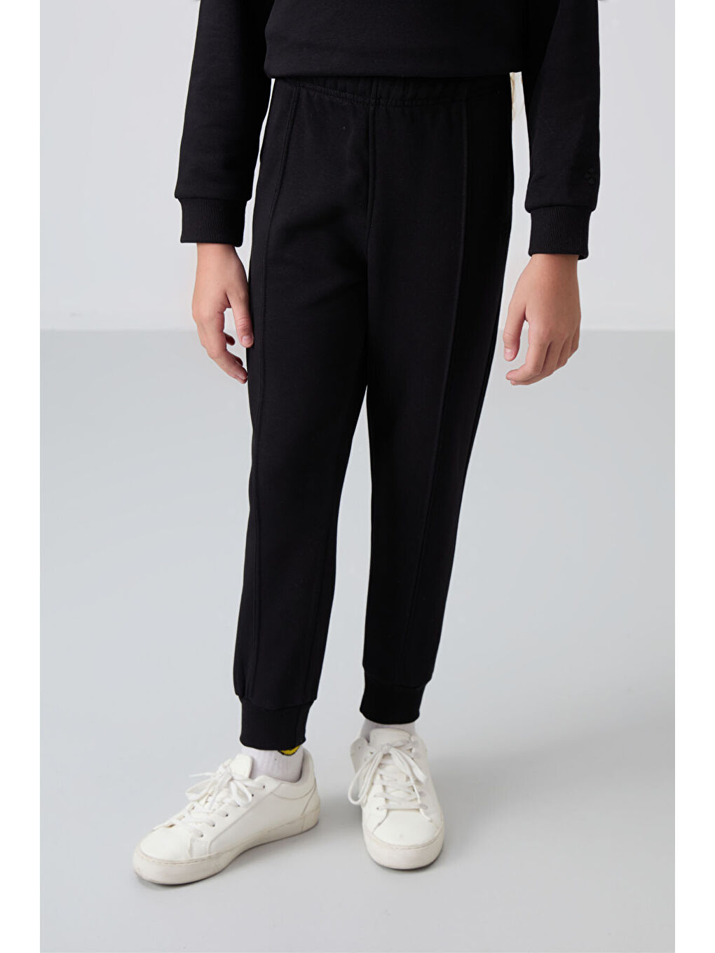 Siyah Pamuklu İçi Tüylü Yumuşak Dokulu Oversize Nakışlı Kız Çocuk Eşofman Takım - 75145-2