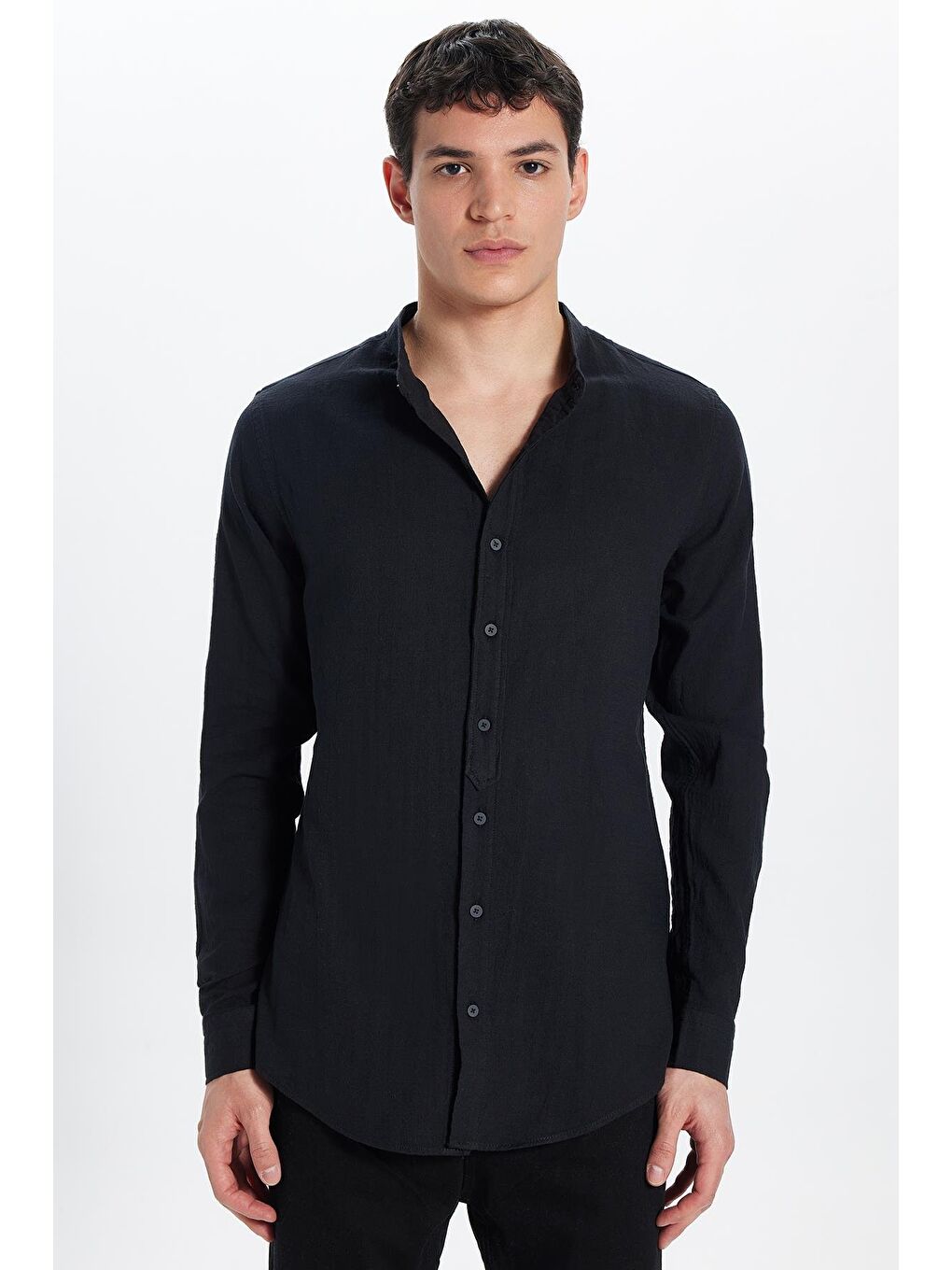 TUDORS Erkek Slim Fit Dar Kesim Uzun Kollu %100 Pamuk Keten Doku Hakim Yaka Siyah Gömlek - 3