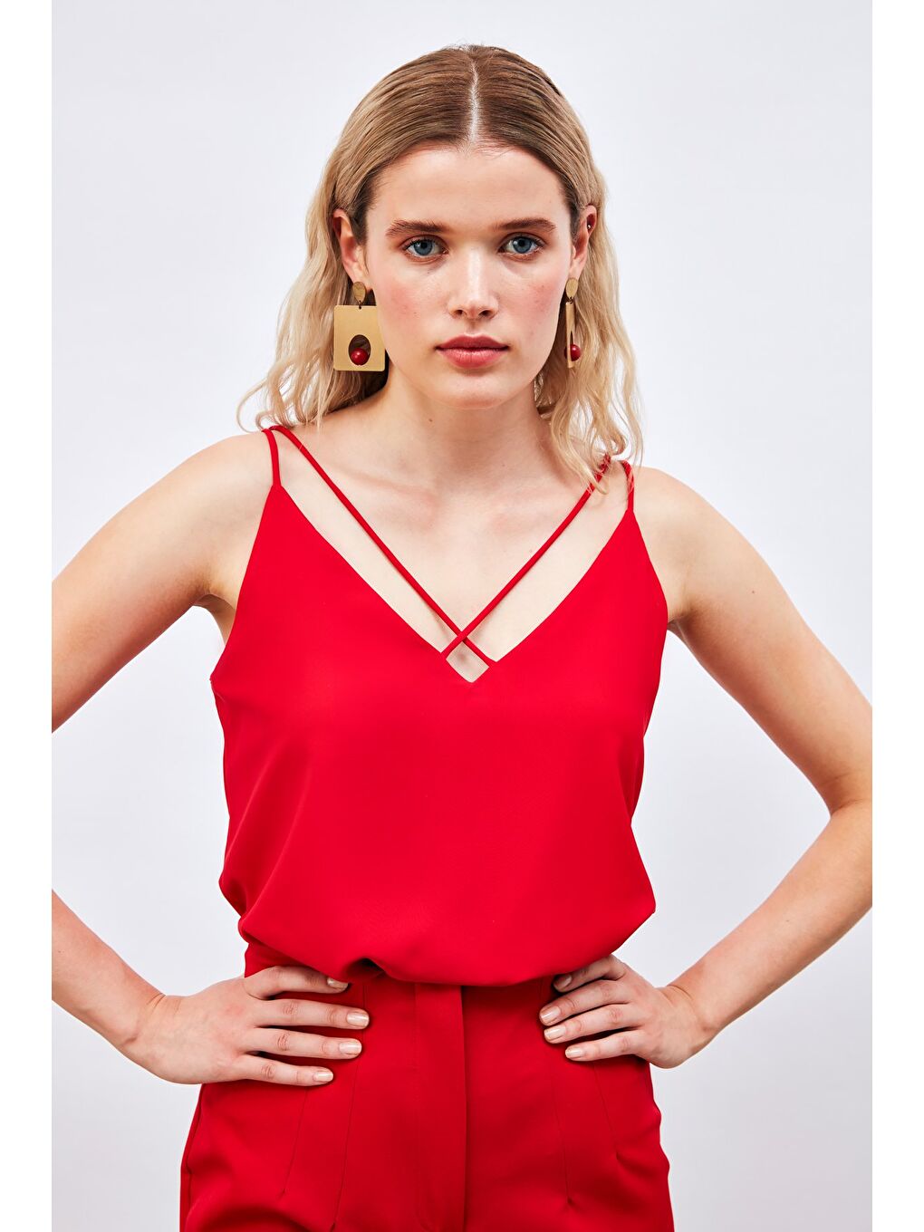Çapraz İp Askılı Bluz - Kırmızı