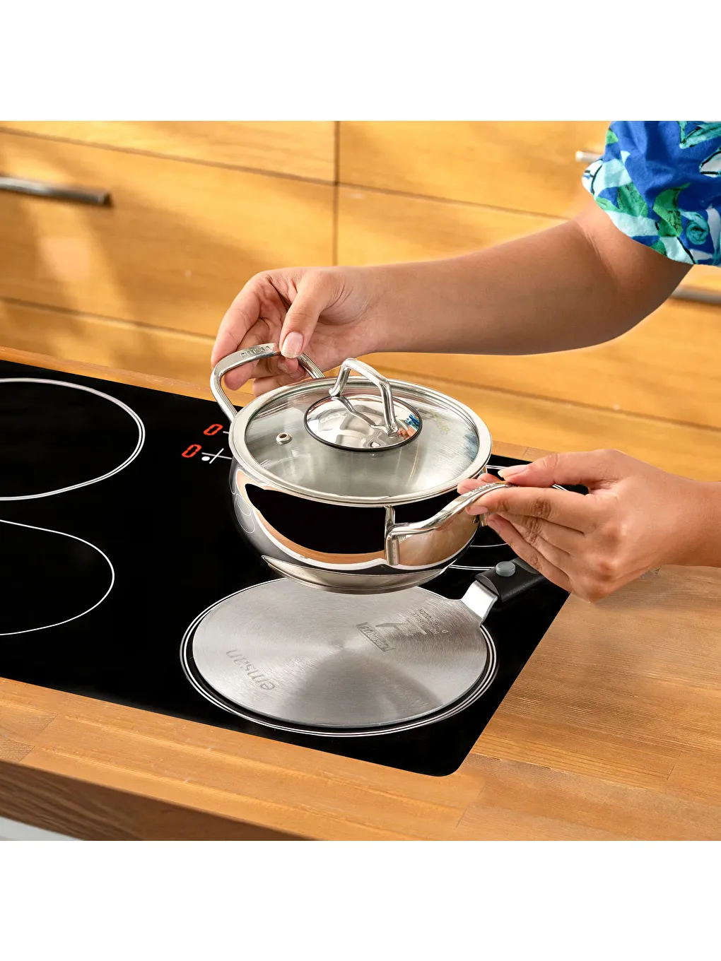 Siyah İndüksiyon Dönüştürücü Charge-8