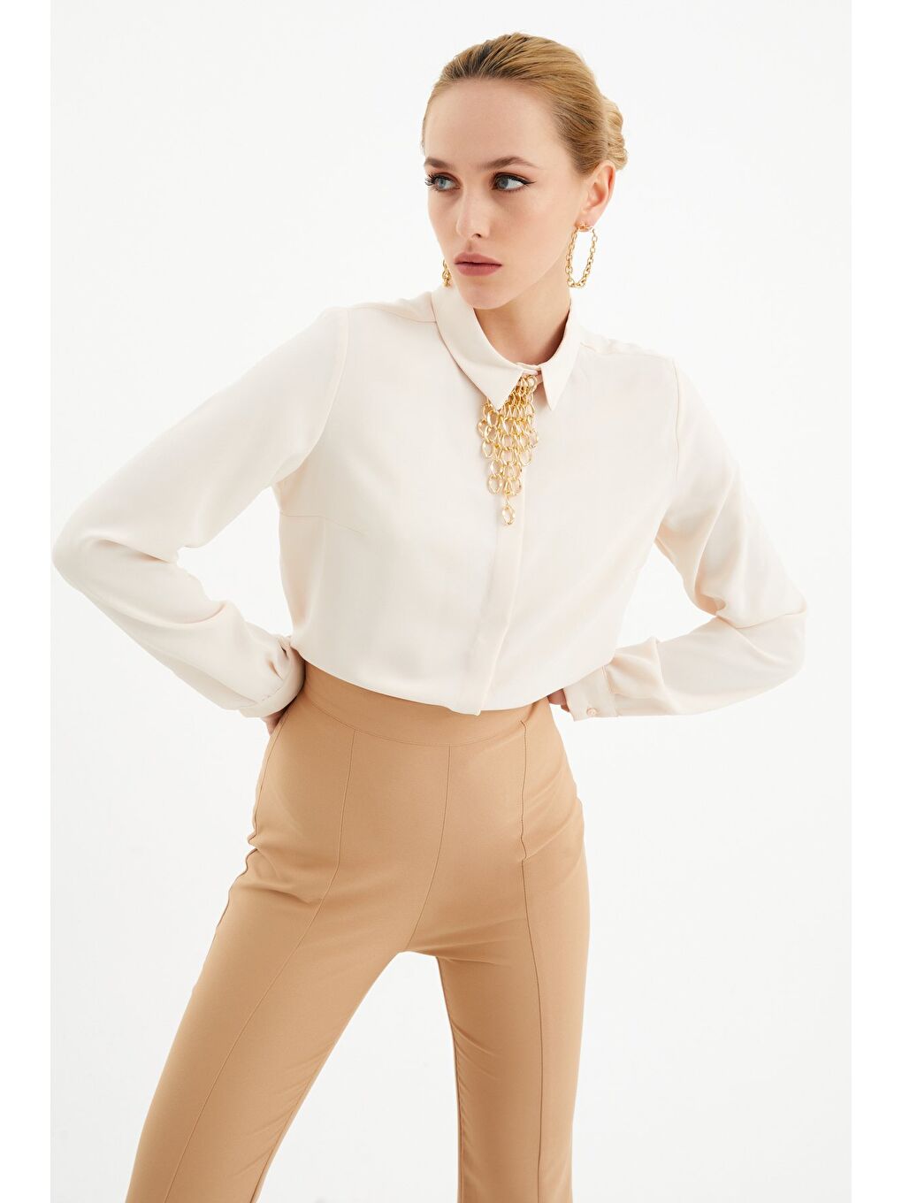 Zincir Aksesuarlı Düz Gömlek - Bej-3