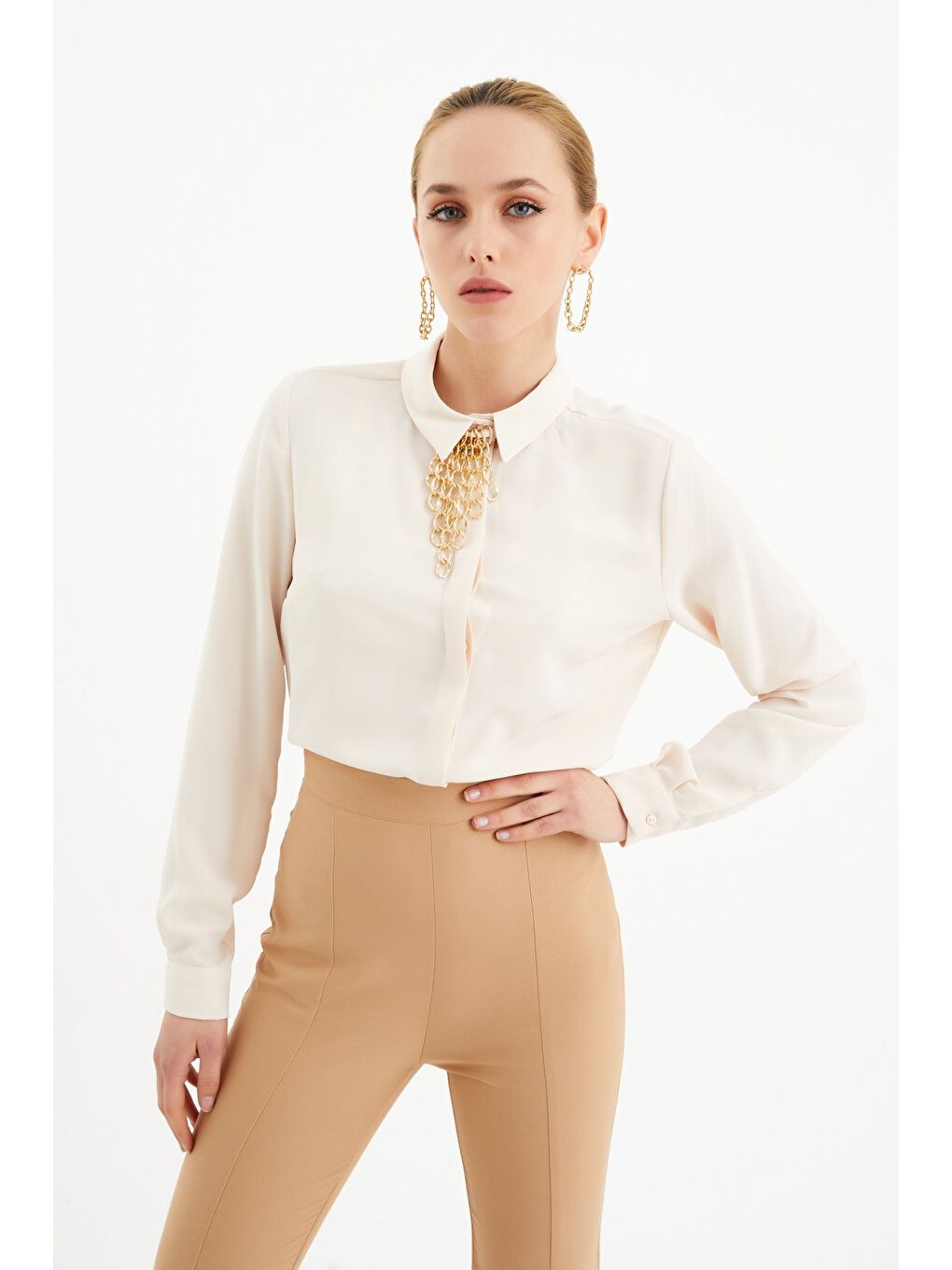 Zincir Aksesuarlı Düz Gömlek - Bej-5