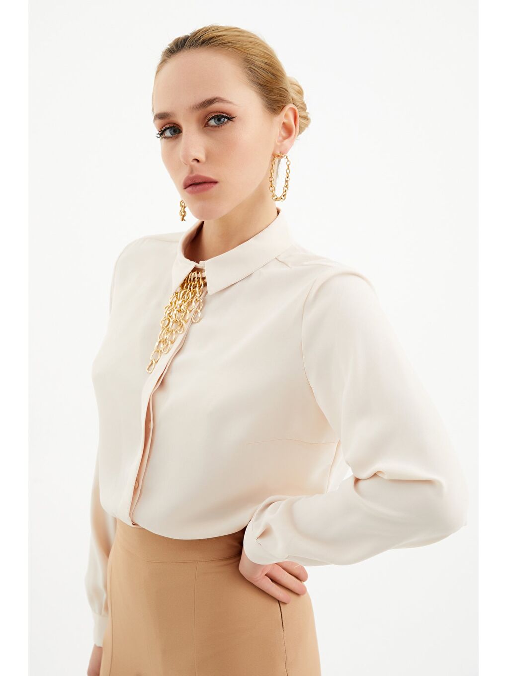 Zincir Aksesuarlı Düz Gömlek - Bej-6