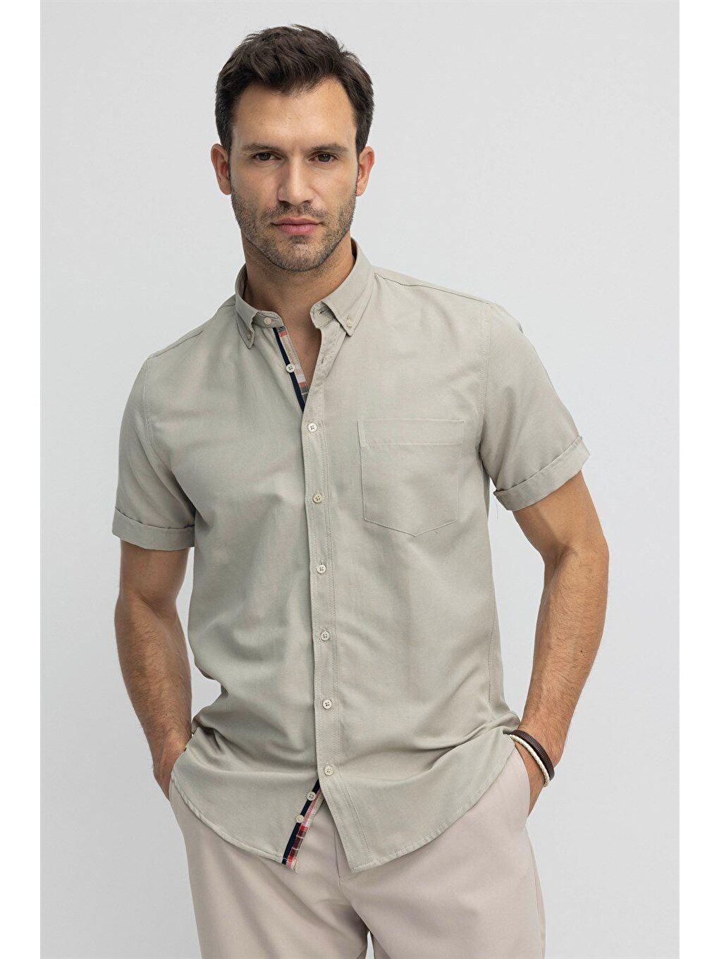 Ekru Erkek Regular Fit Klasik Kesim Pamuklu Oxford Doku Tek Cepli Krem Renk Düğmeli Yaka Gömlek