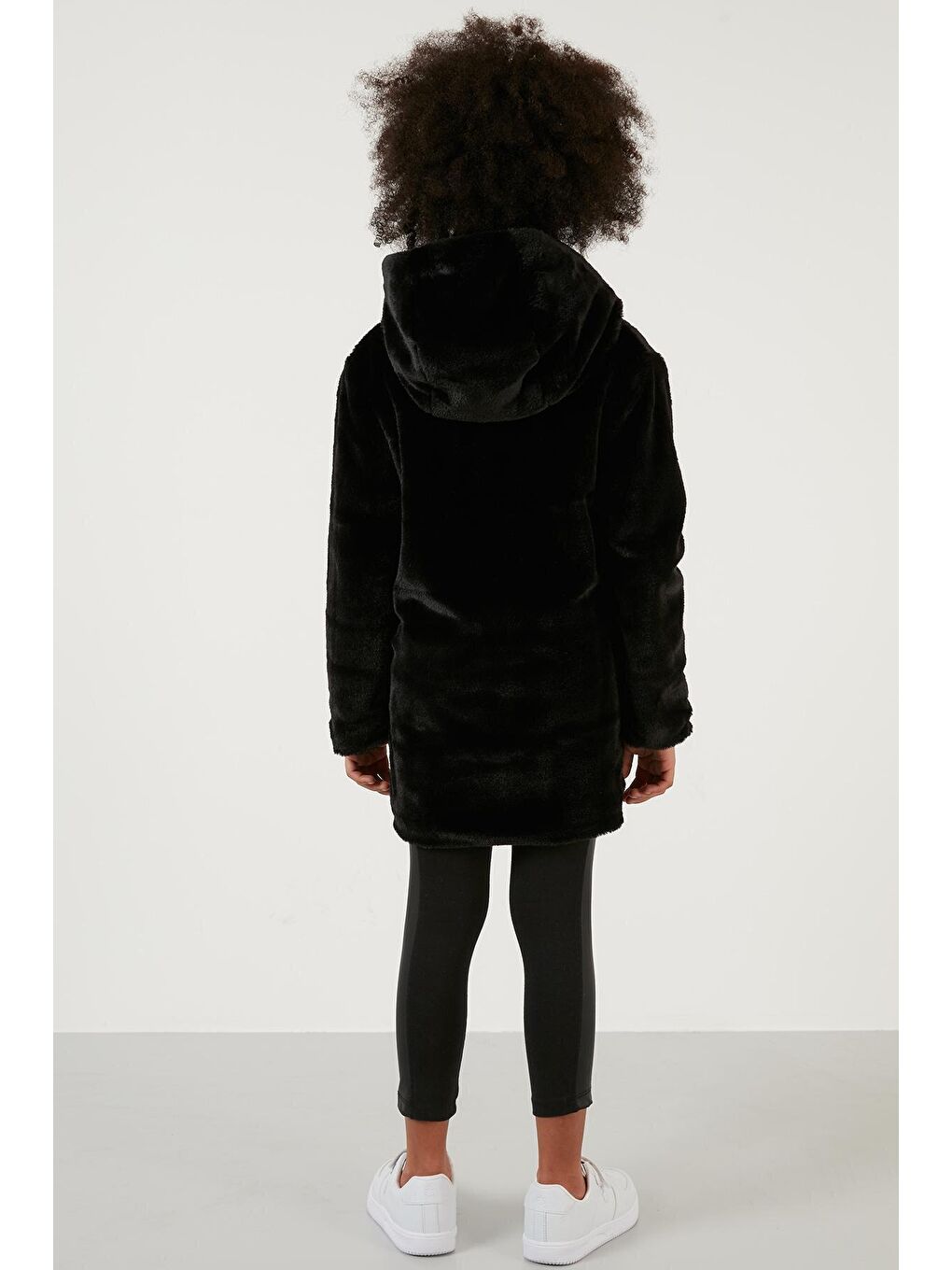 Siyah İçi Astarlı Kapüşonlu Cepli Suni Kürk Kız Çocuk Kaban 2497LINA-4