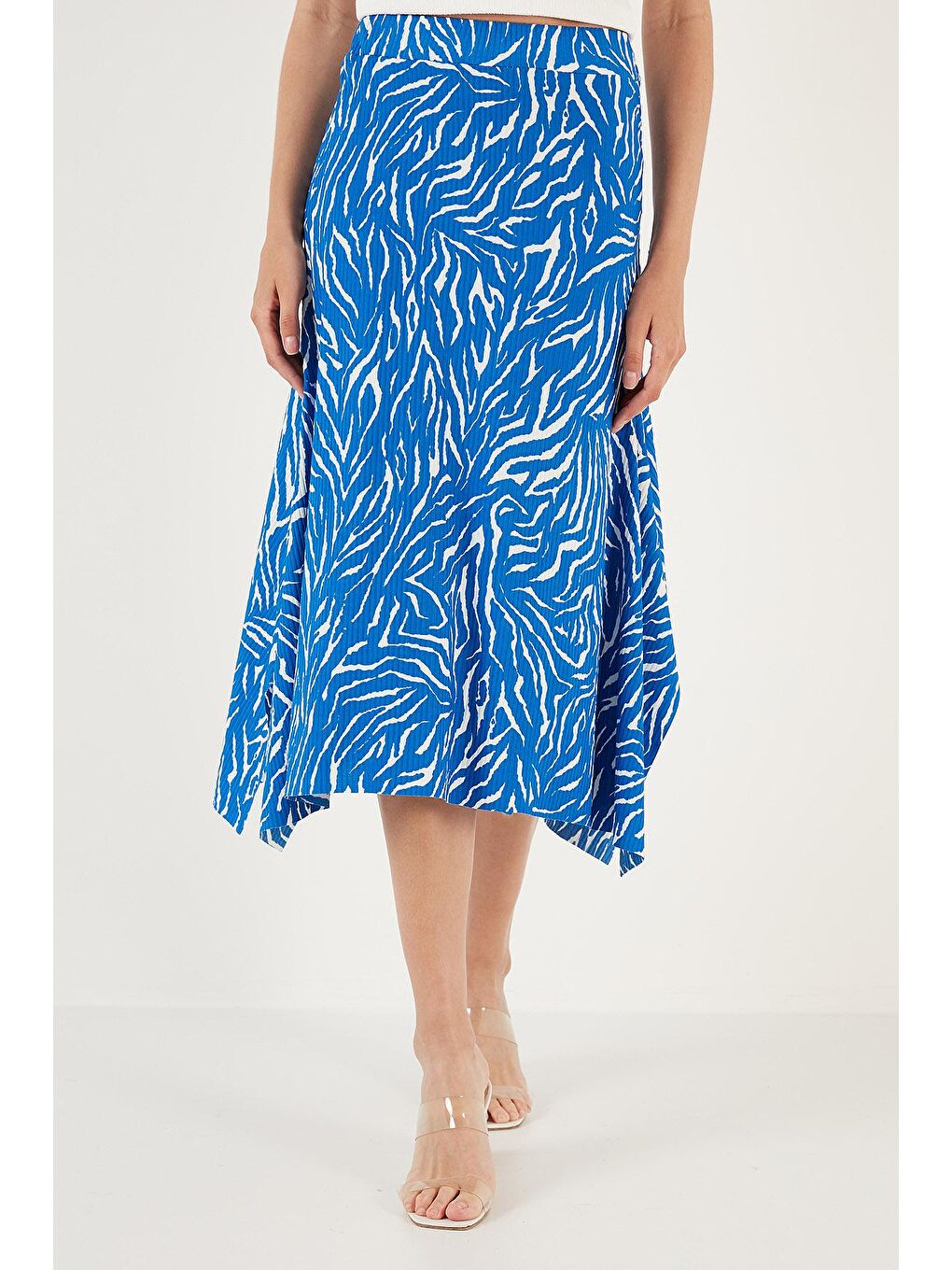 Mavi Desenli Volanlı Midi Boy Yırtmaçlı Etek 5864073-2