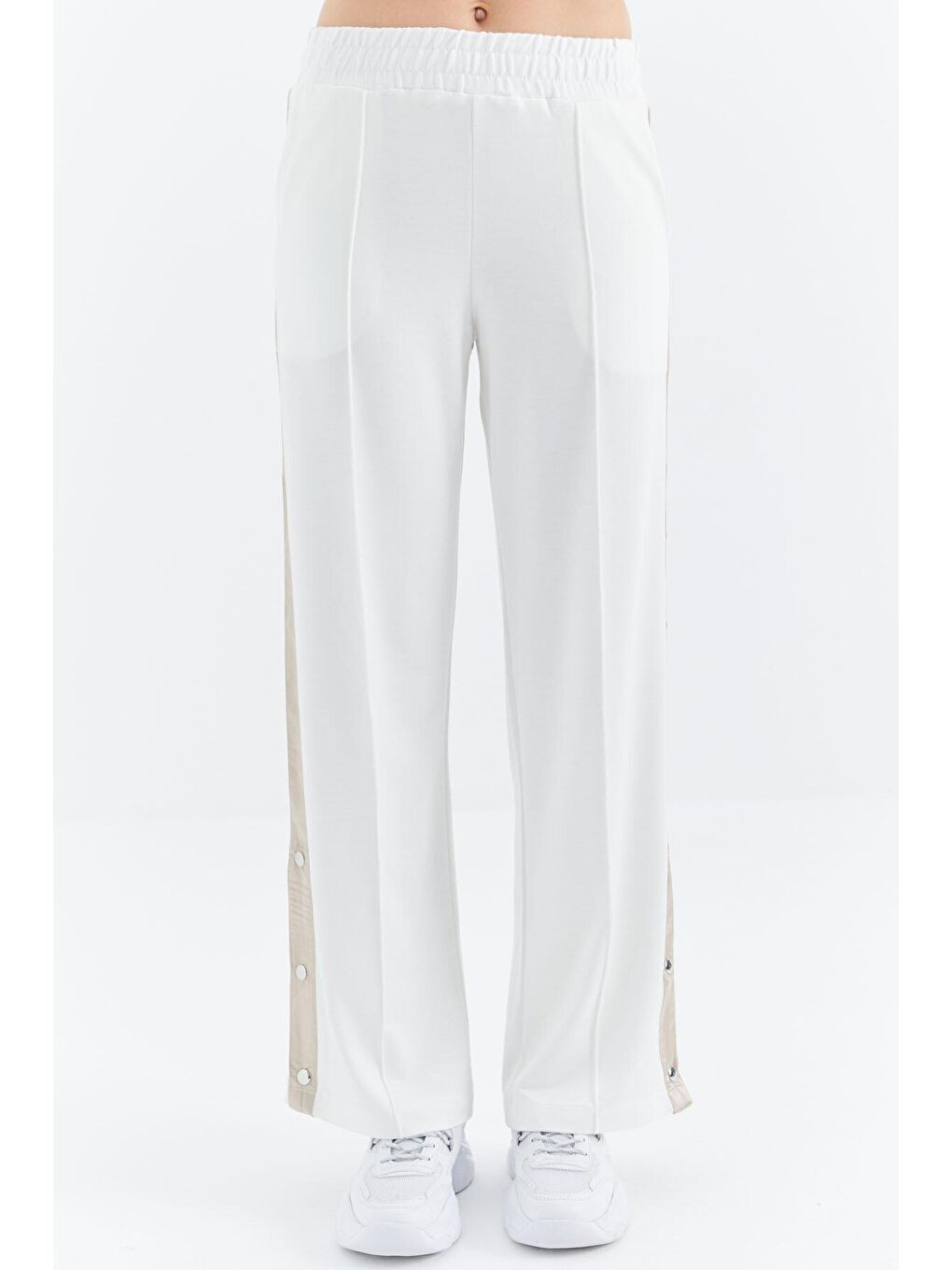 Ekru Bağcıklı Ön Dikiş Detaylı Geniş Paça Kadın Eşofman Alt - 02371