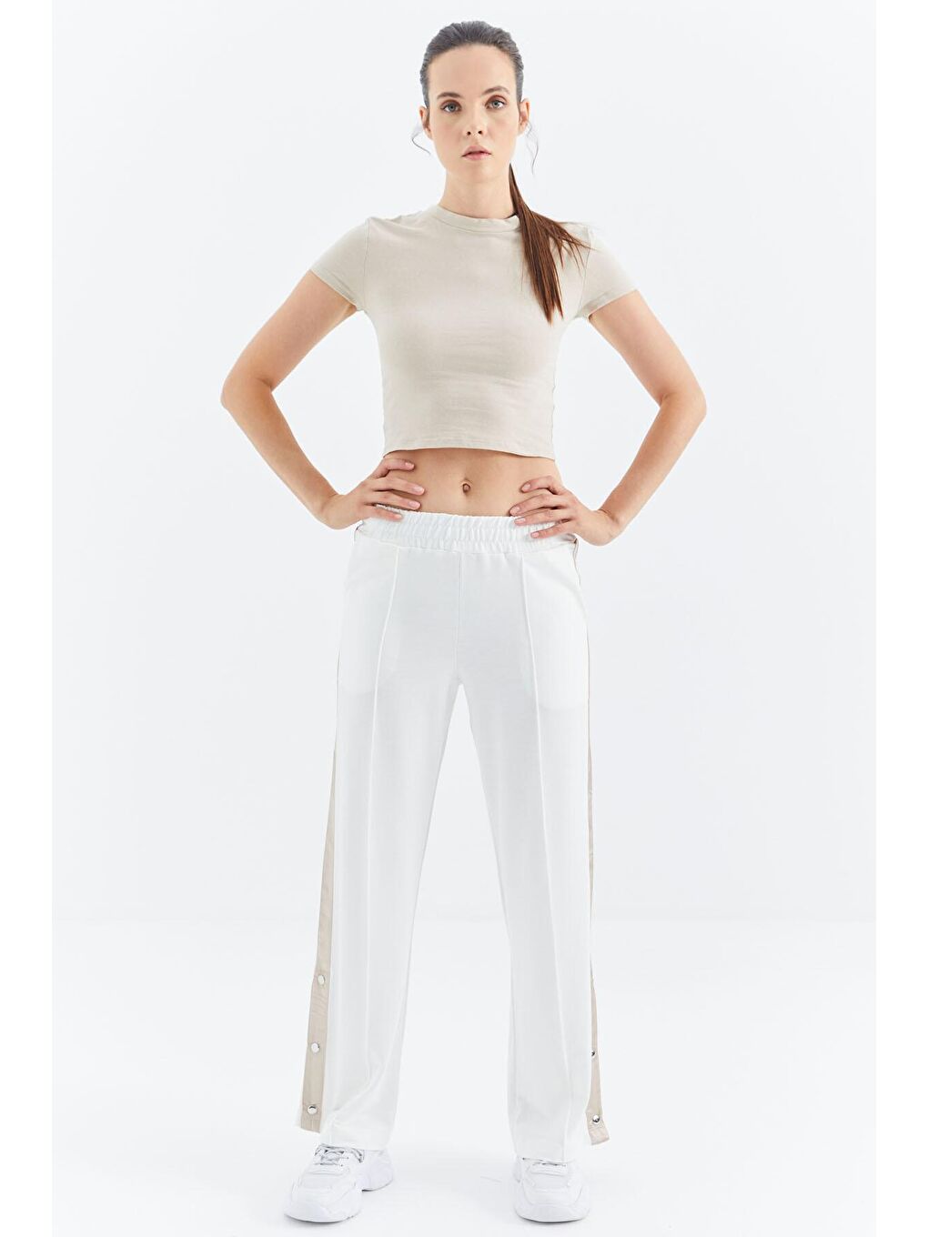 Ekru Bağcıklı Ön Dikiş Detaylı Geniş Paça Kadın Eşofman Alt - 02371-1